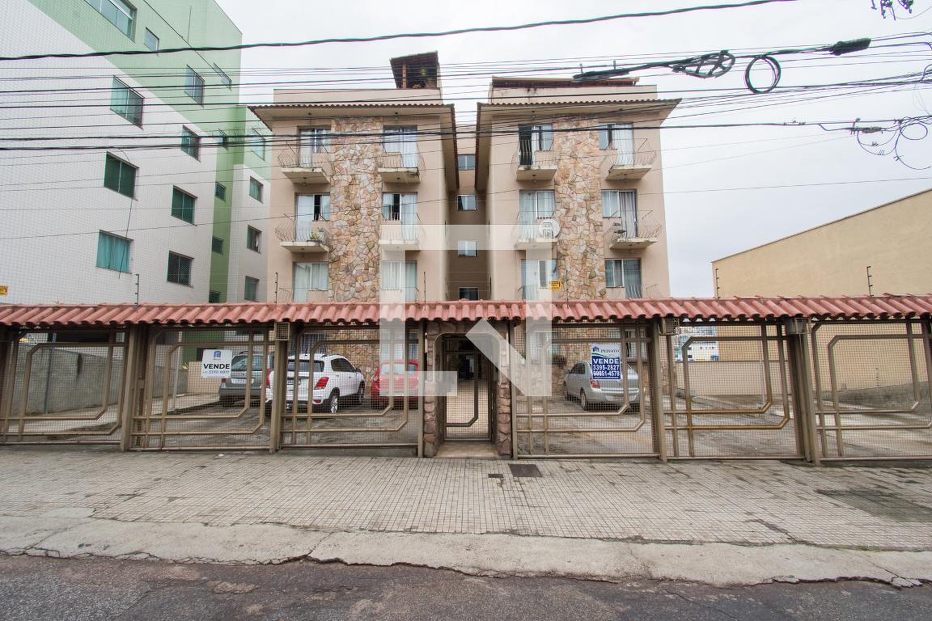 Fachada Condomínio em Rua Tinguassu, 140