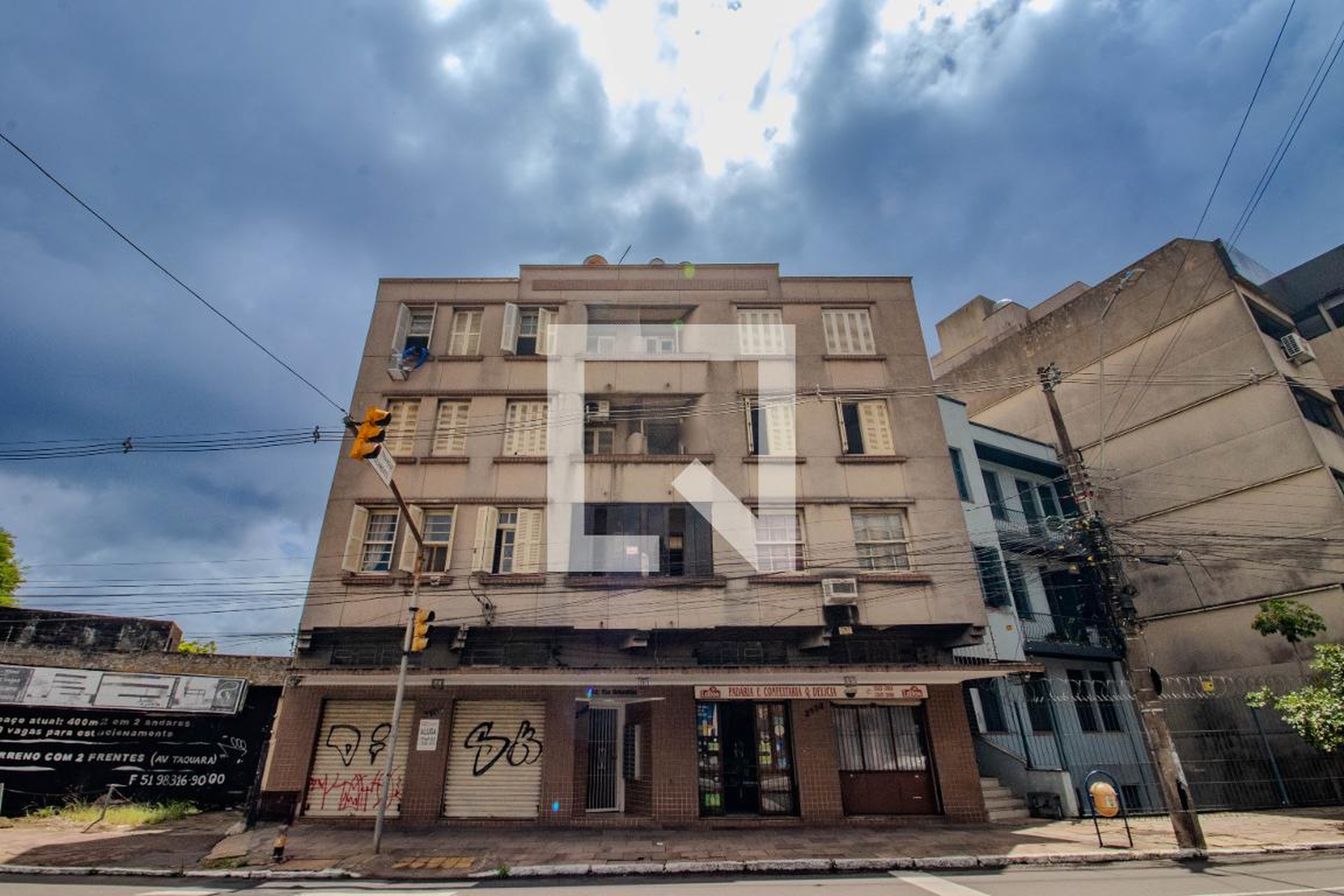 Fachada Condomínio em Avenida Protásio Alves, 2196