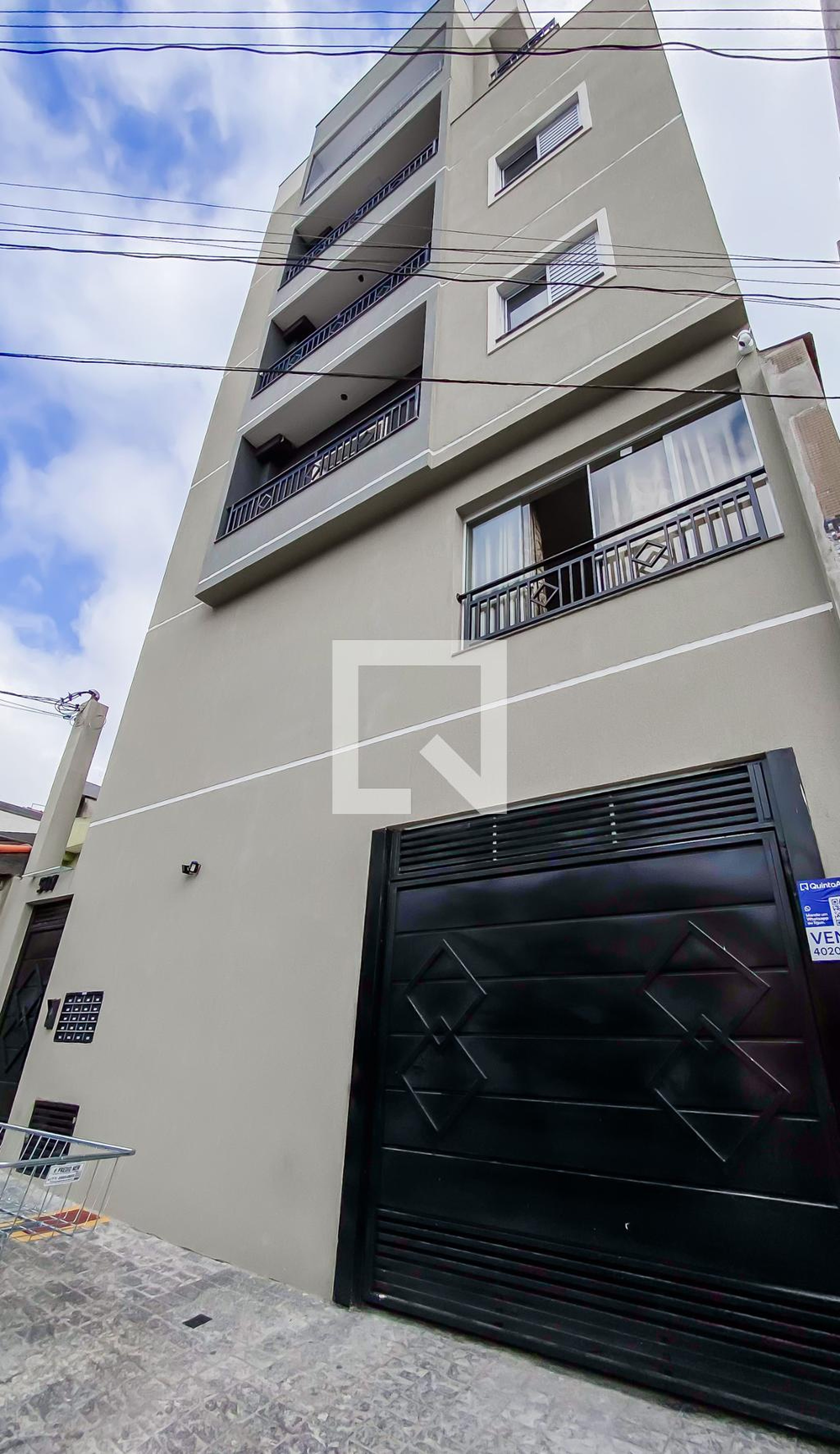 Fachada Condomínio em Rua Caquito, 507