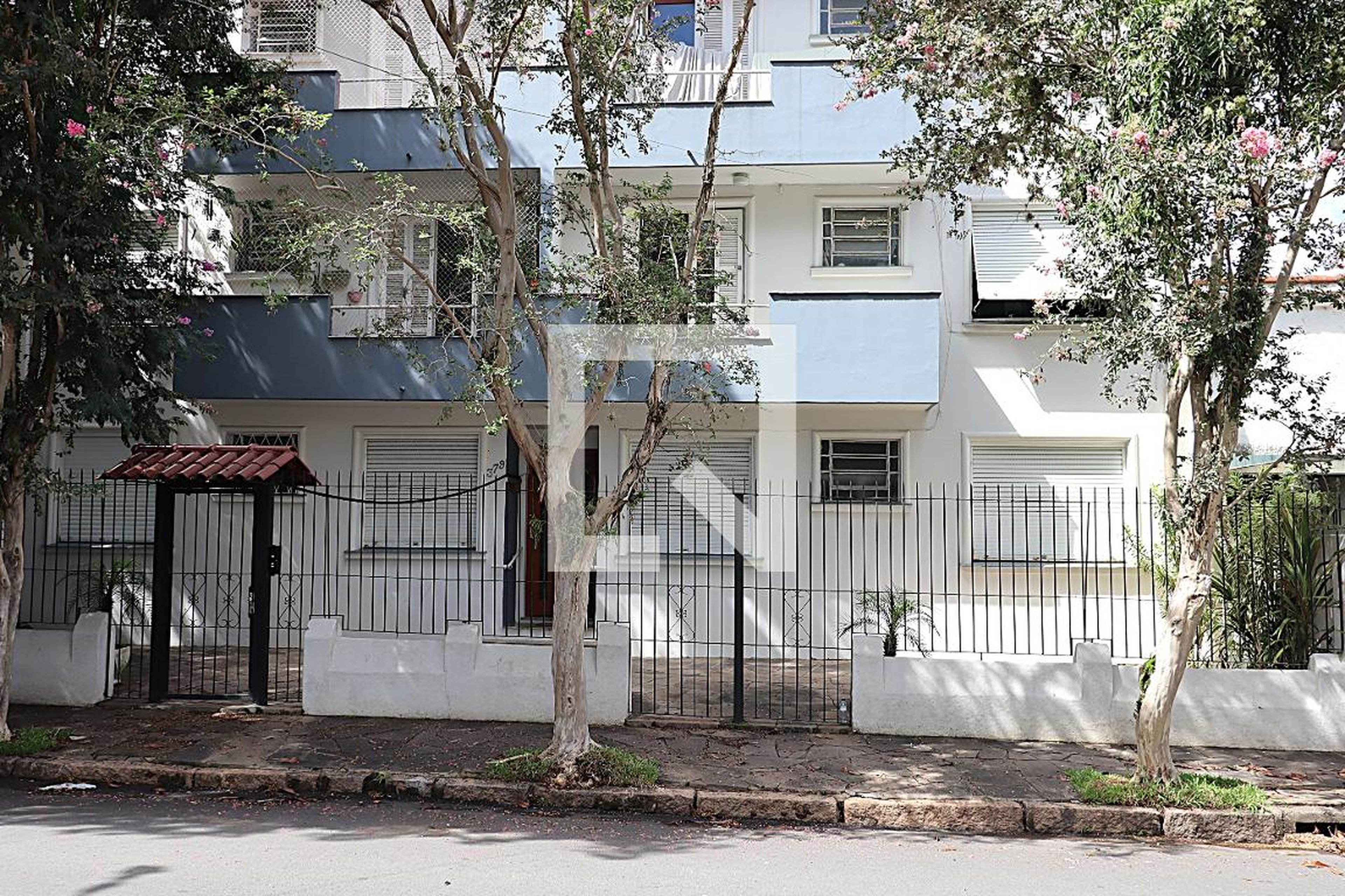 Fachada do Prédio Condomínio em Rua Artigas, 379