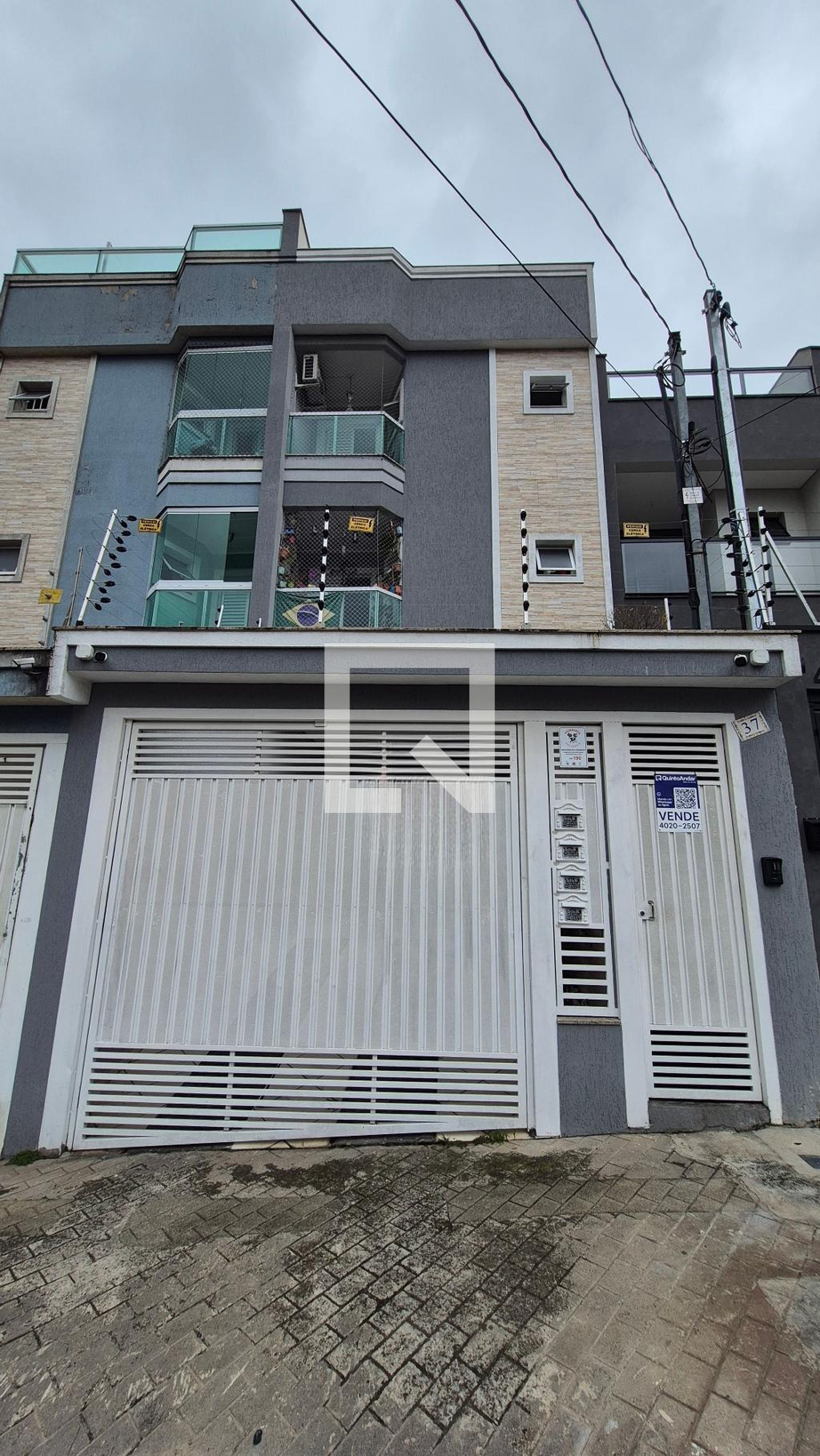 Fachada Condomínio em Rua Líbero, 37