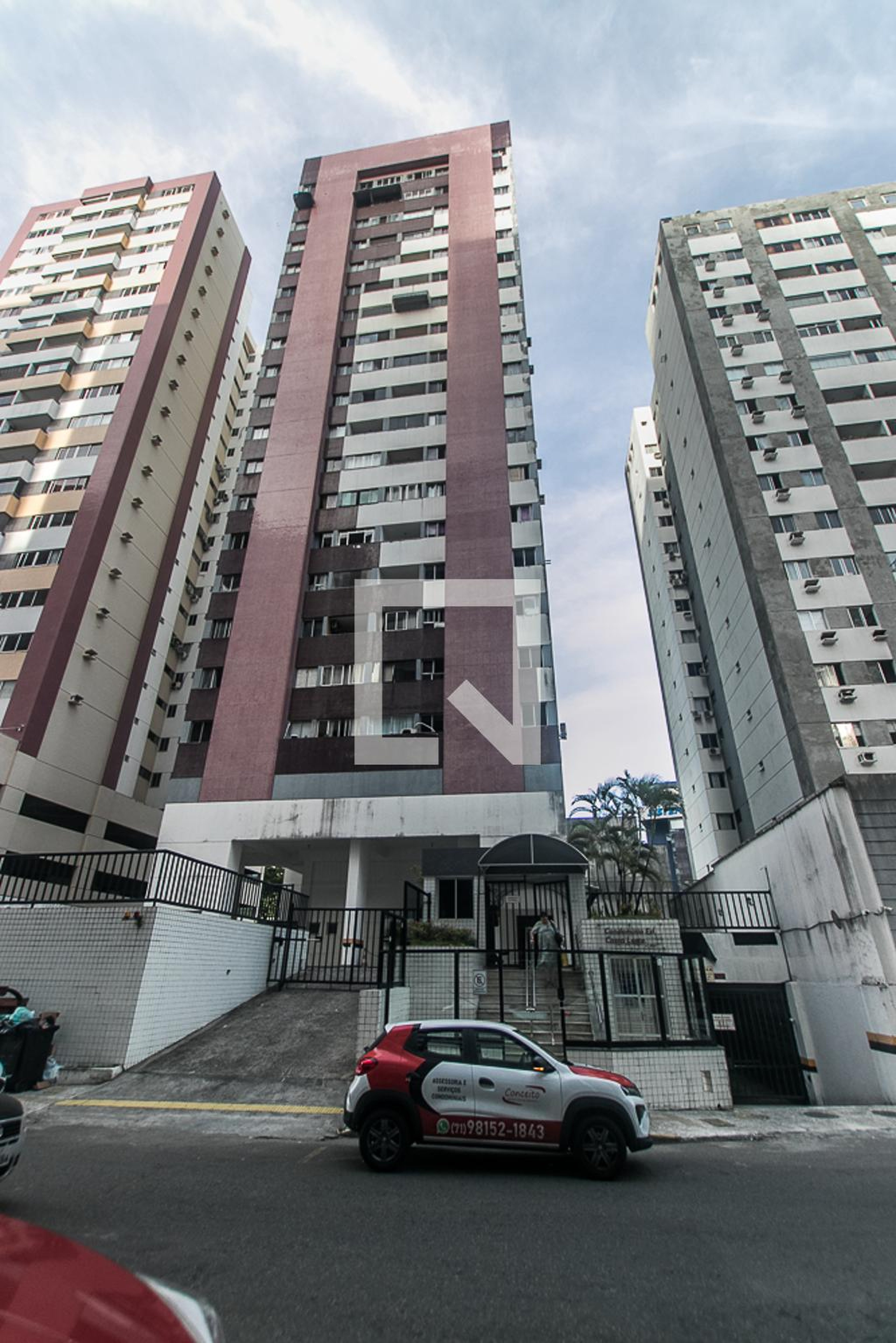 Fachada do Prédio Condomínio em Rua Doutor José Peroba, 304