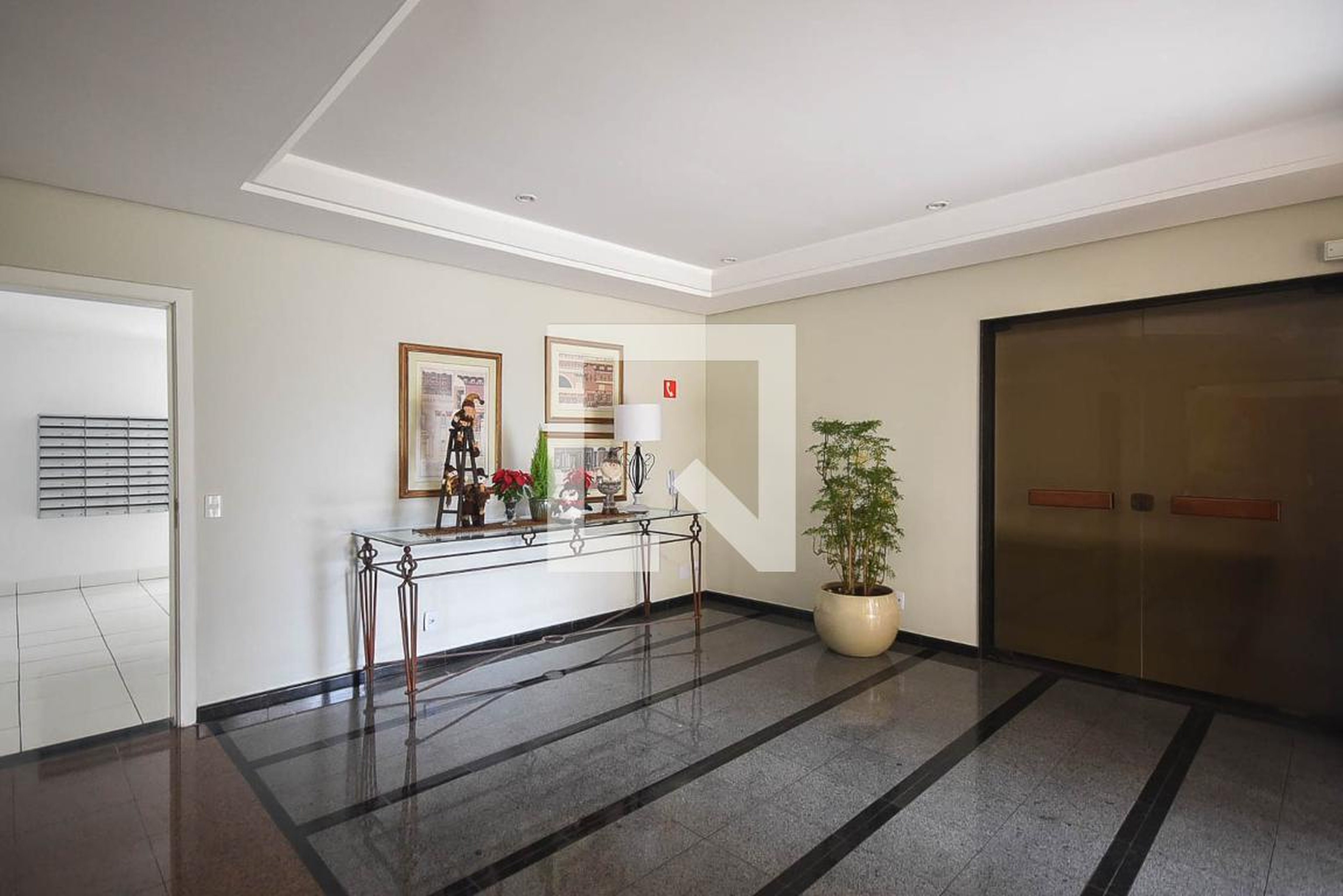 Hall Social - The 350 Tower