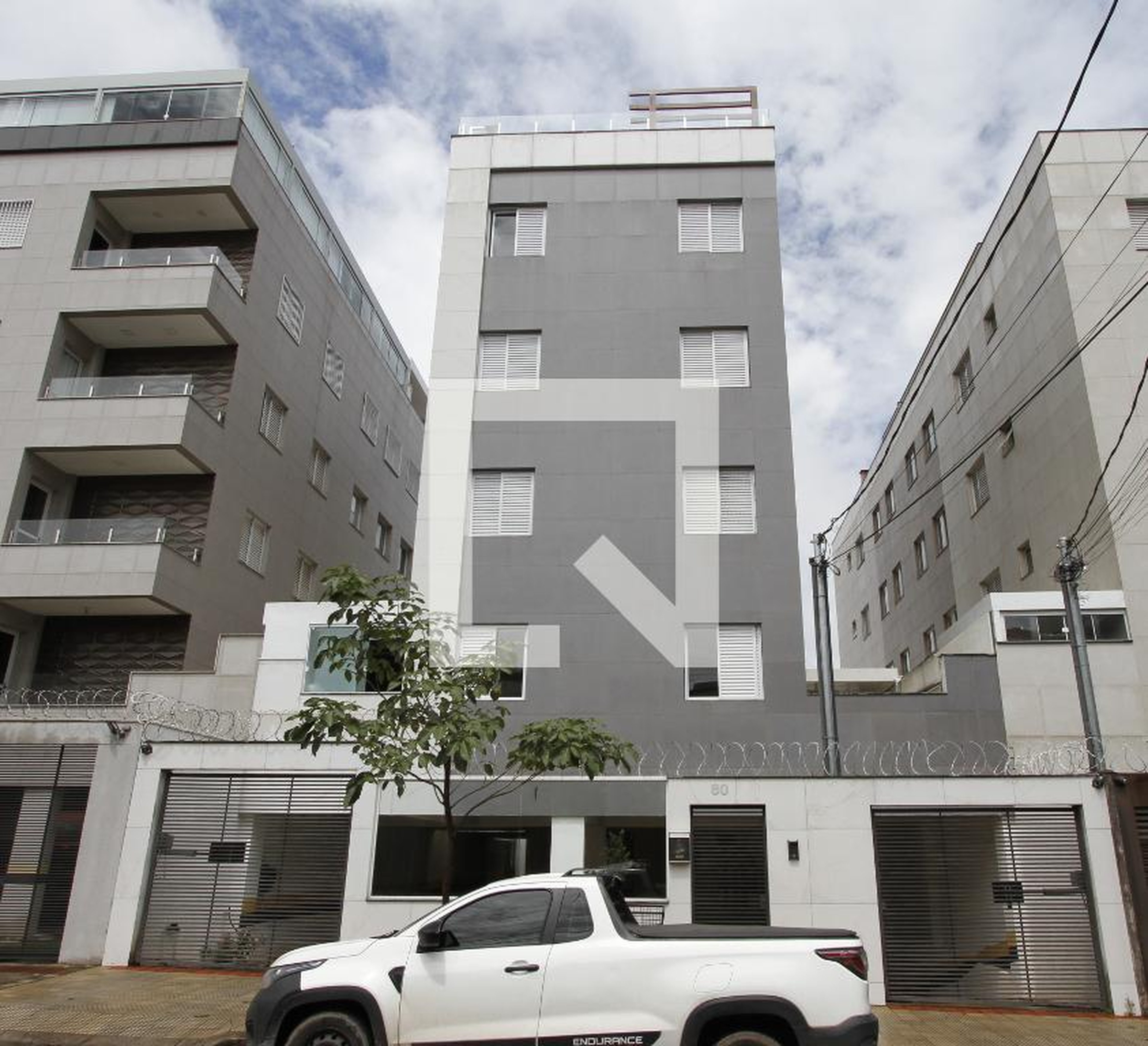 Fachada do Prédio Condomínio em Rua Doná Eurídice Lourenço, 80