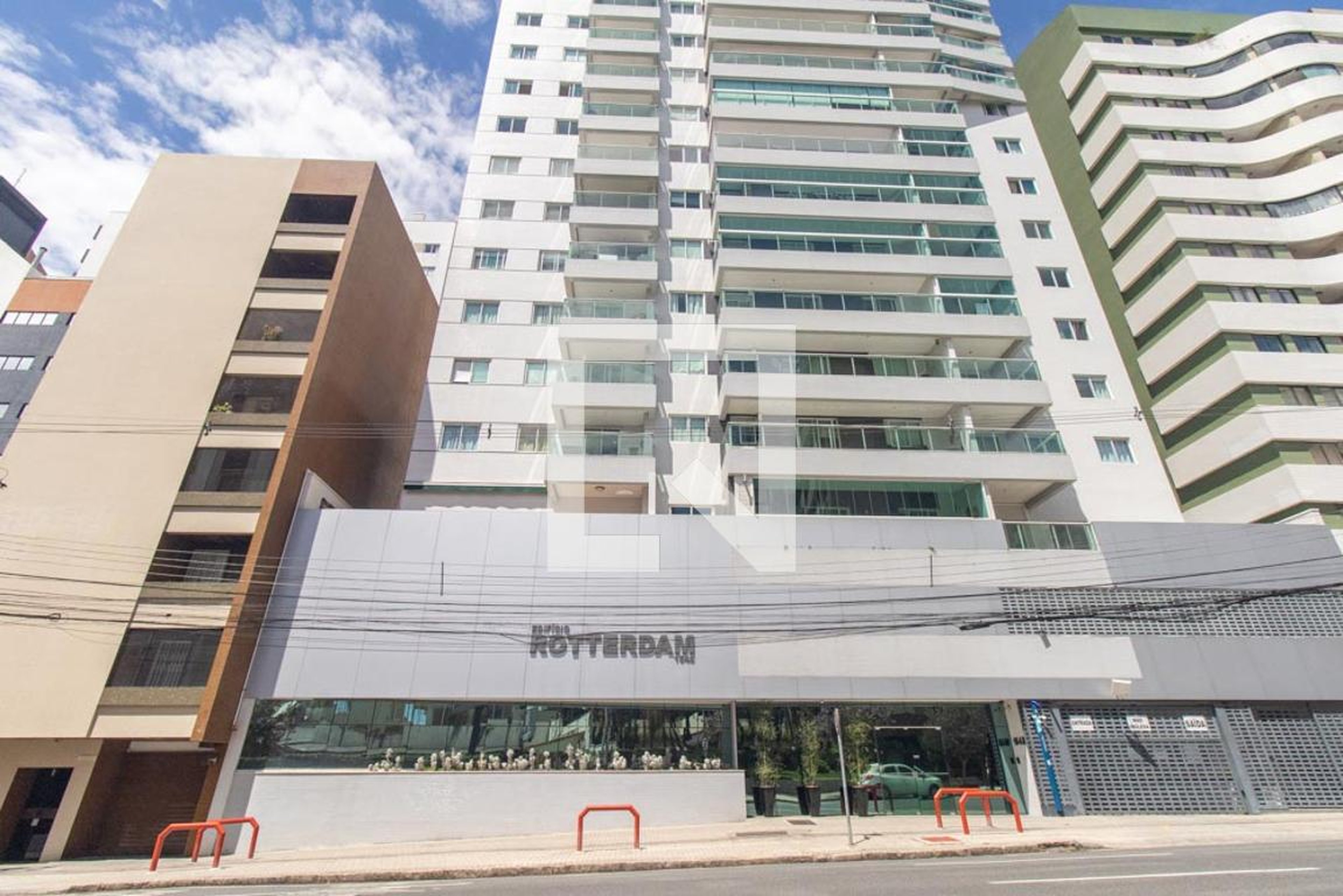Fachada do Condomínio Condomínio Rotterdam