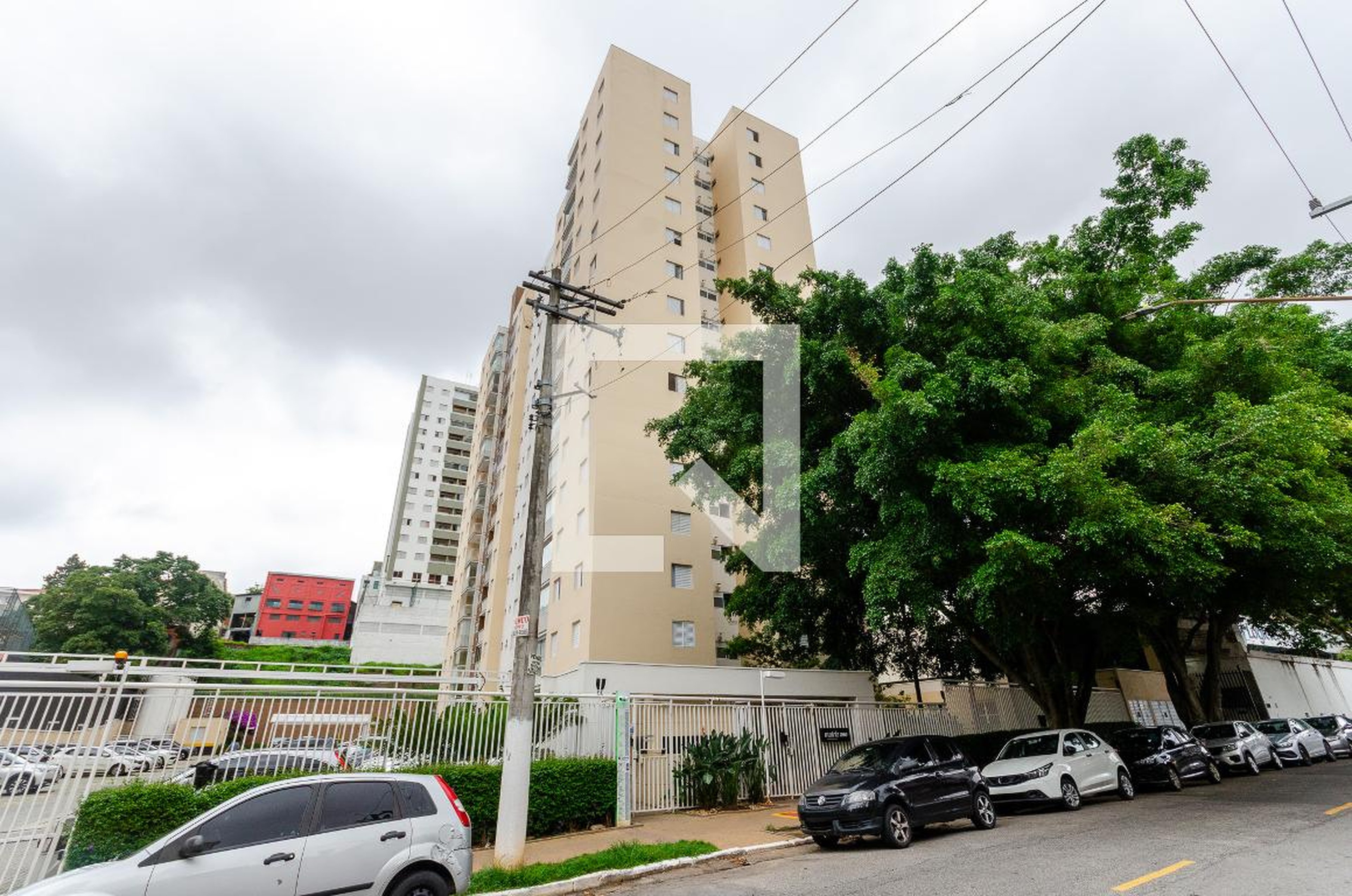 Fachada Condomínio em Rua da Bica, 280