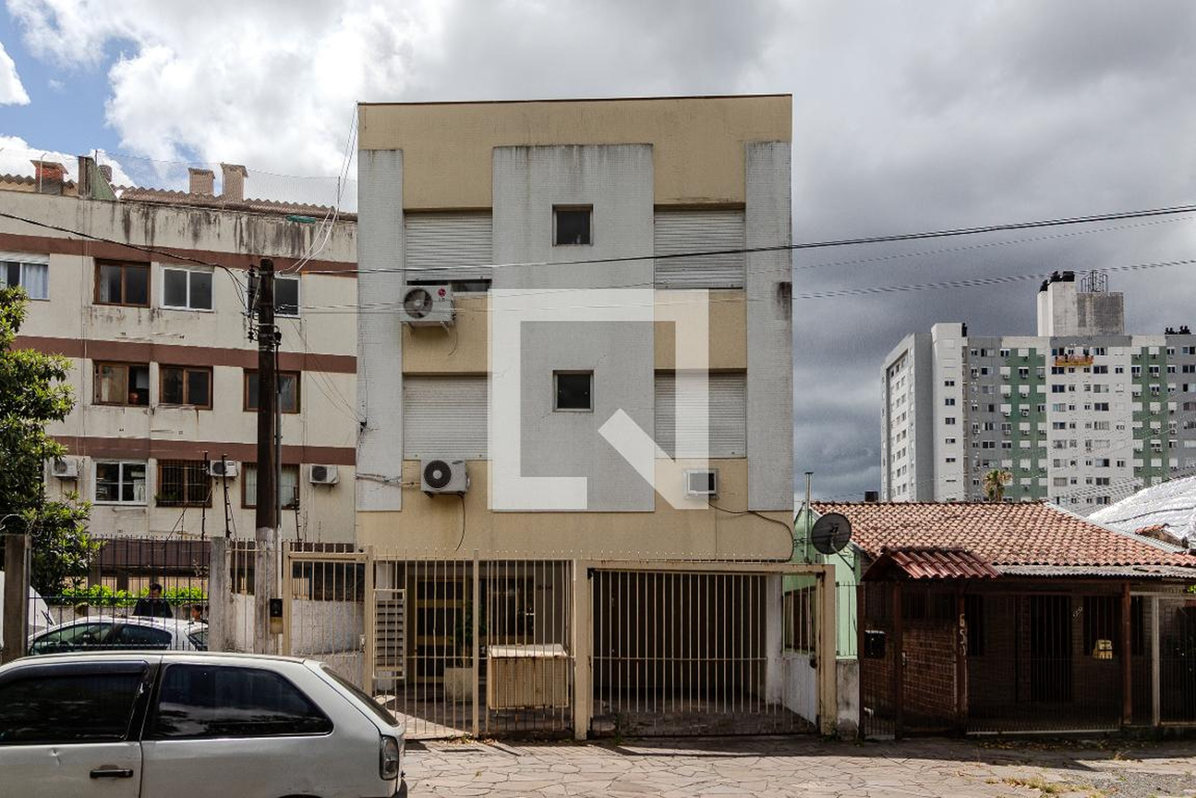 Fachada Condomínio em Rua Luiz de Camões, 644