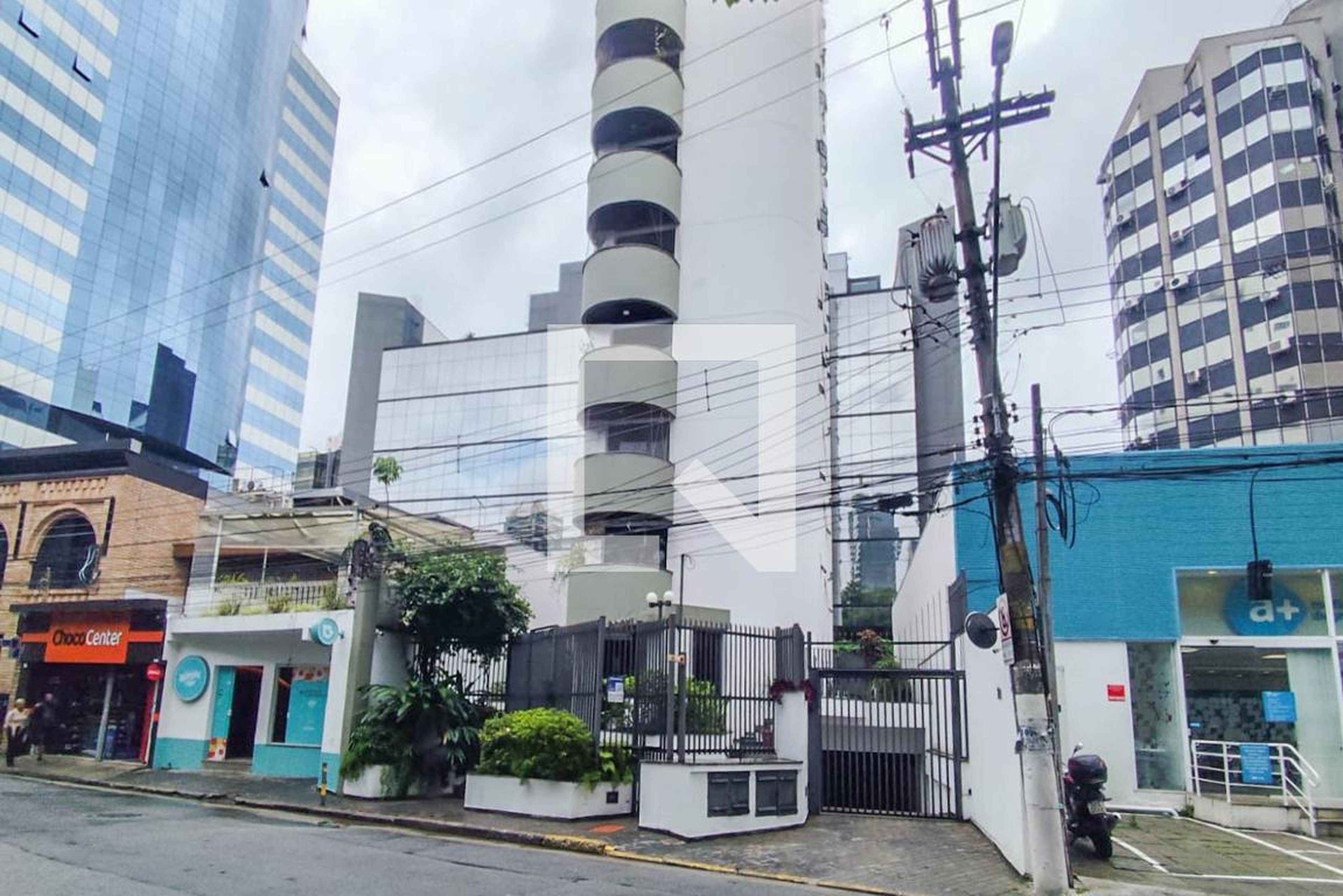 Fachada Condomínio em Praça General Gentil Falcão, 90