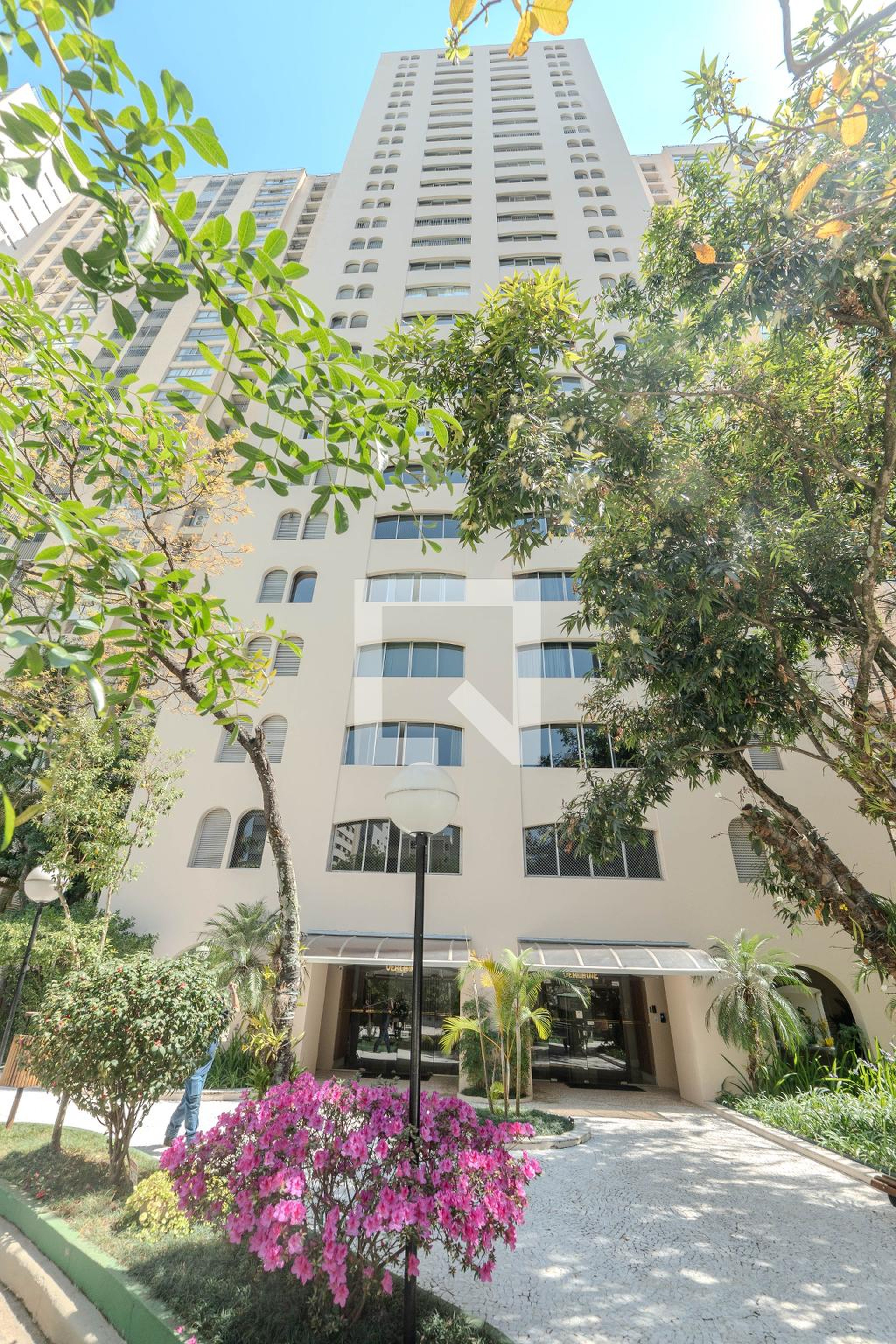 Fachada Edifício Praça dos Franceses