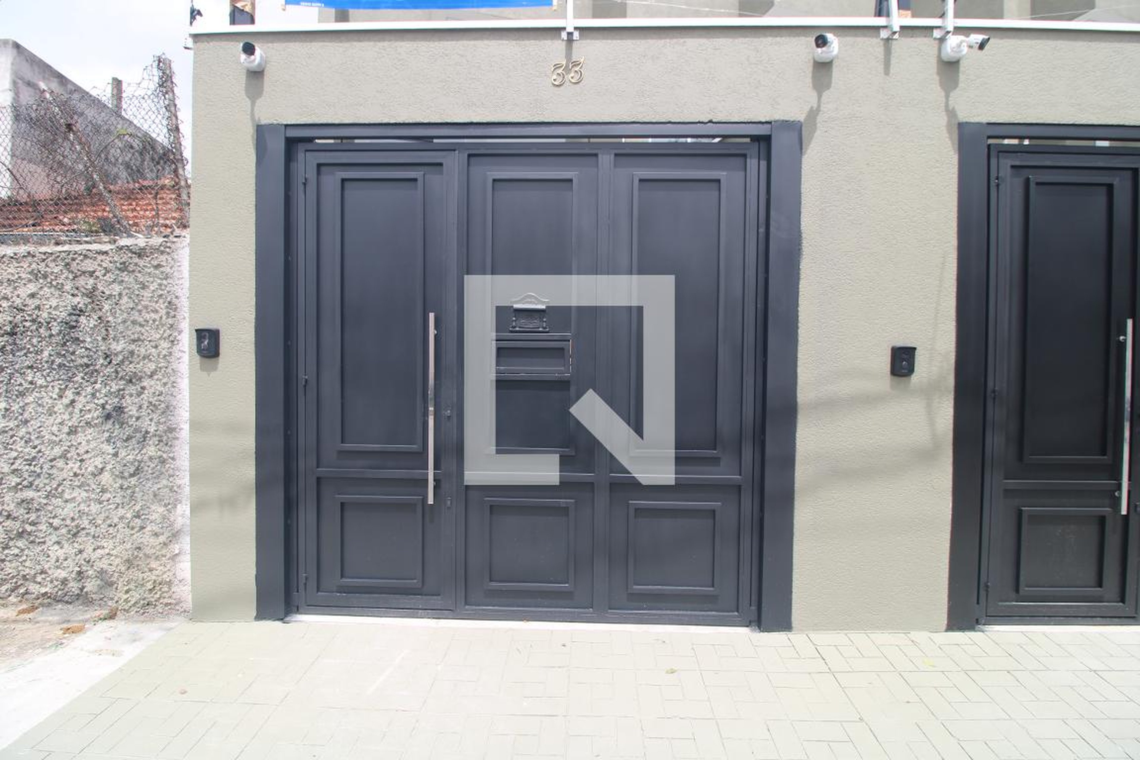 Fachada Condomínio em Rua Narimatsu Keijo, 33