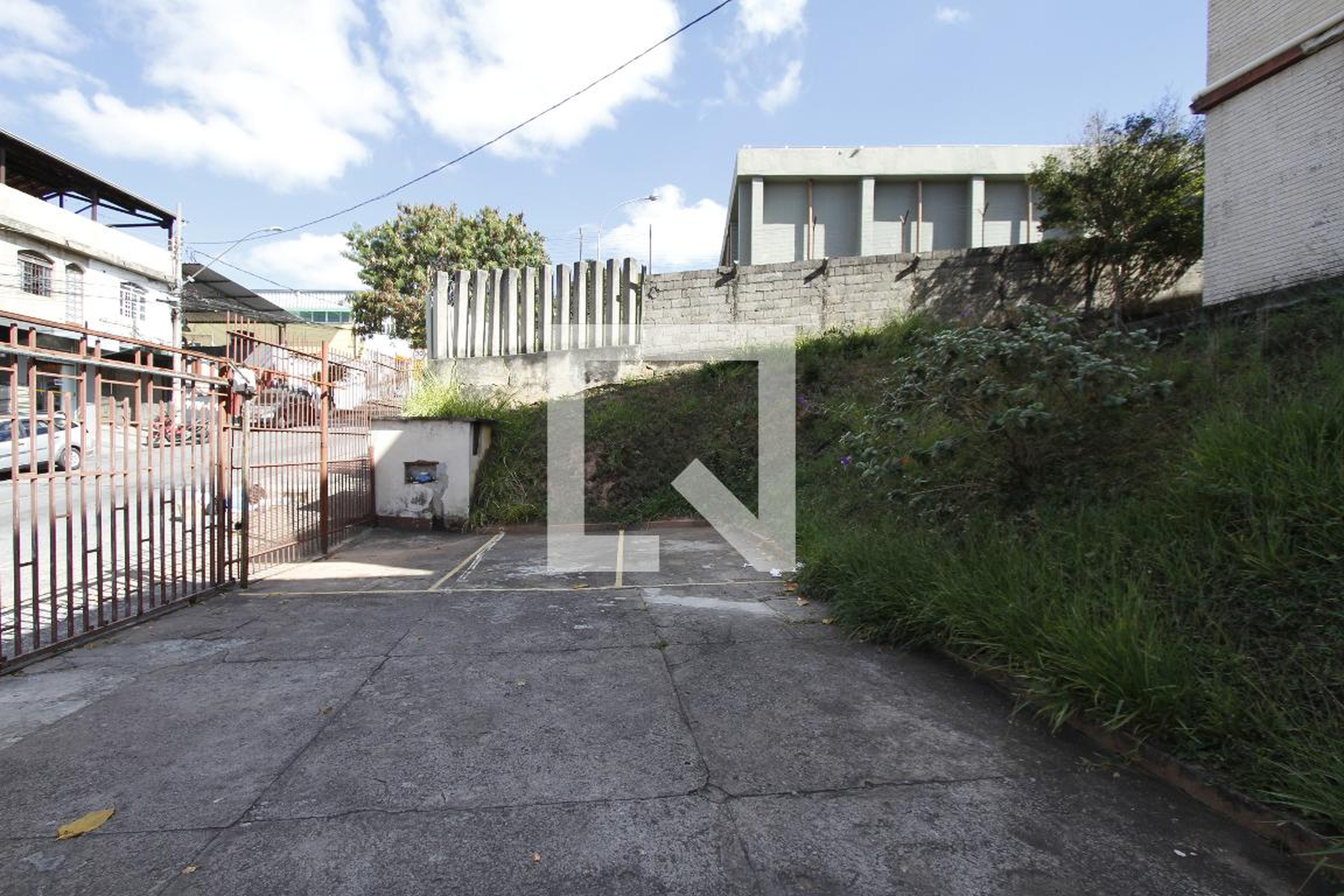 estacionamento - Edifício Queluz