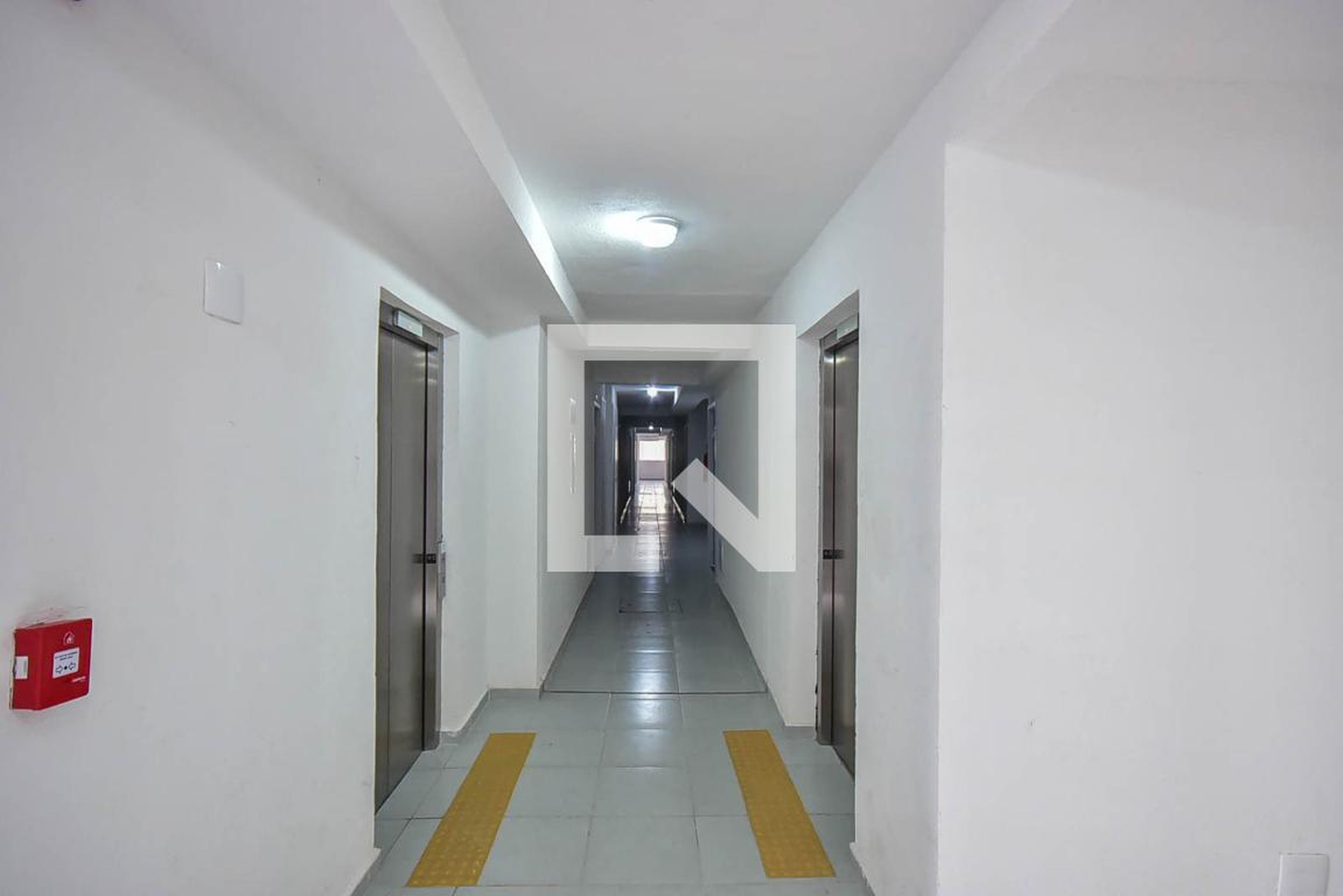 Hall Social - Coral