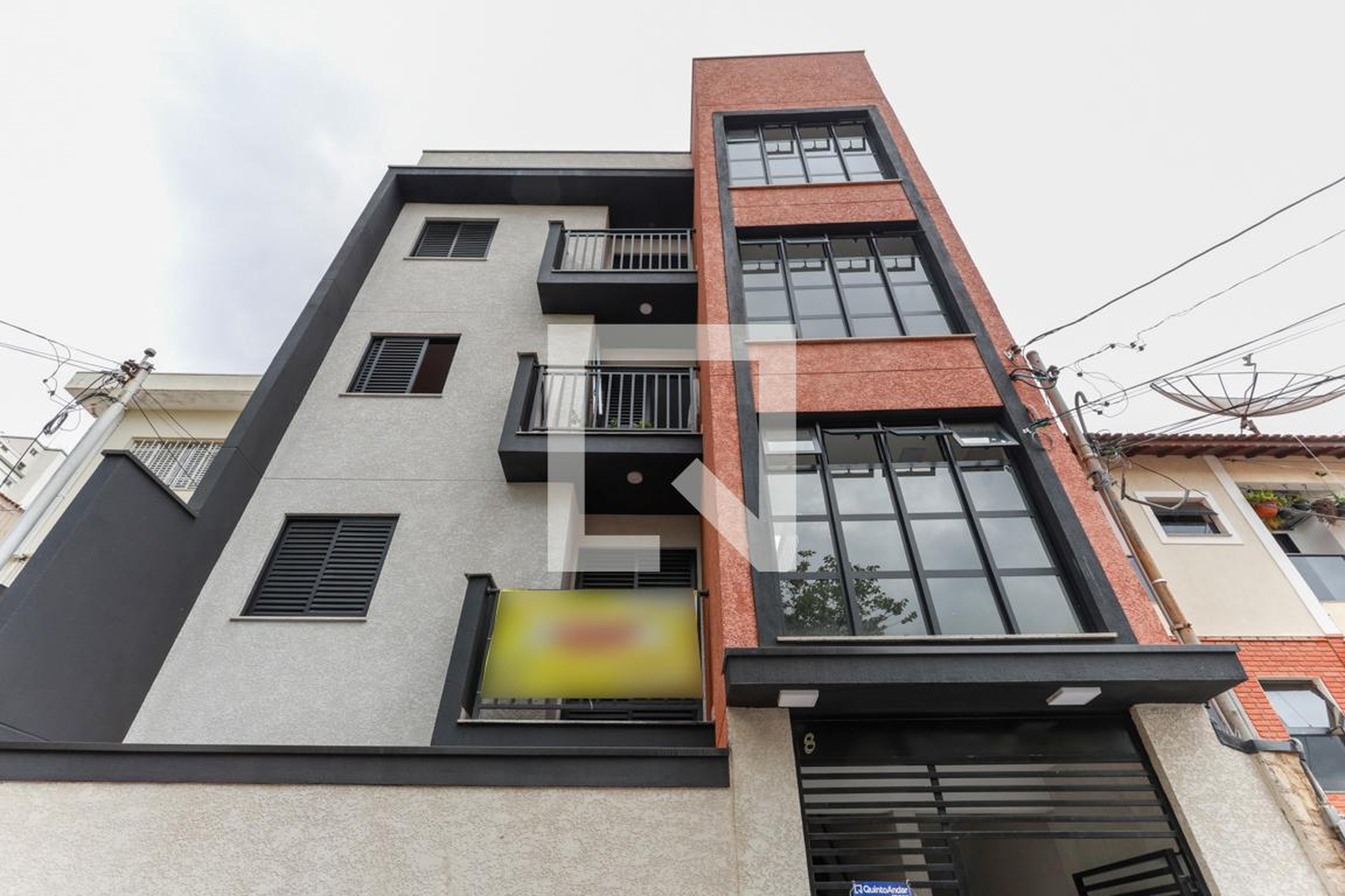 Fachada do prédio Condomínio em Rua Silos, 8