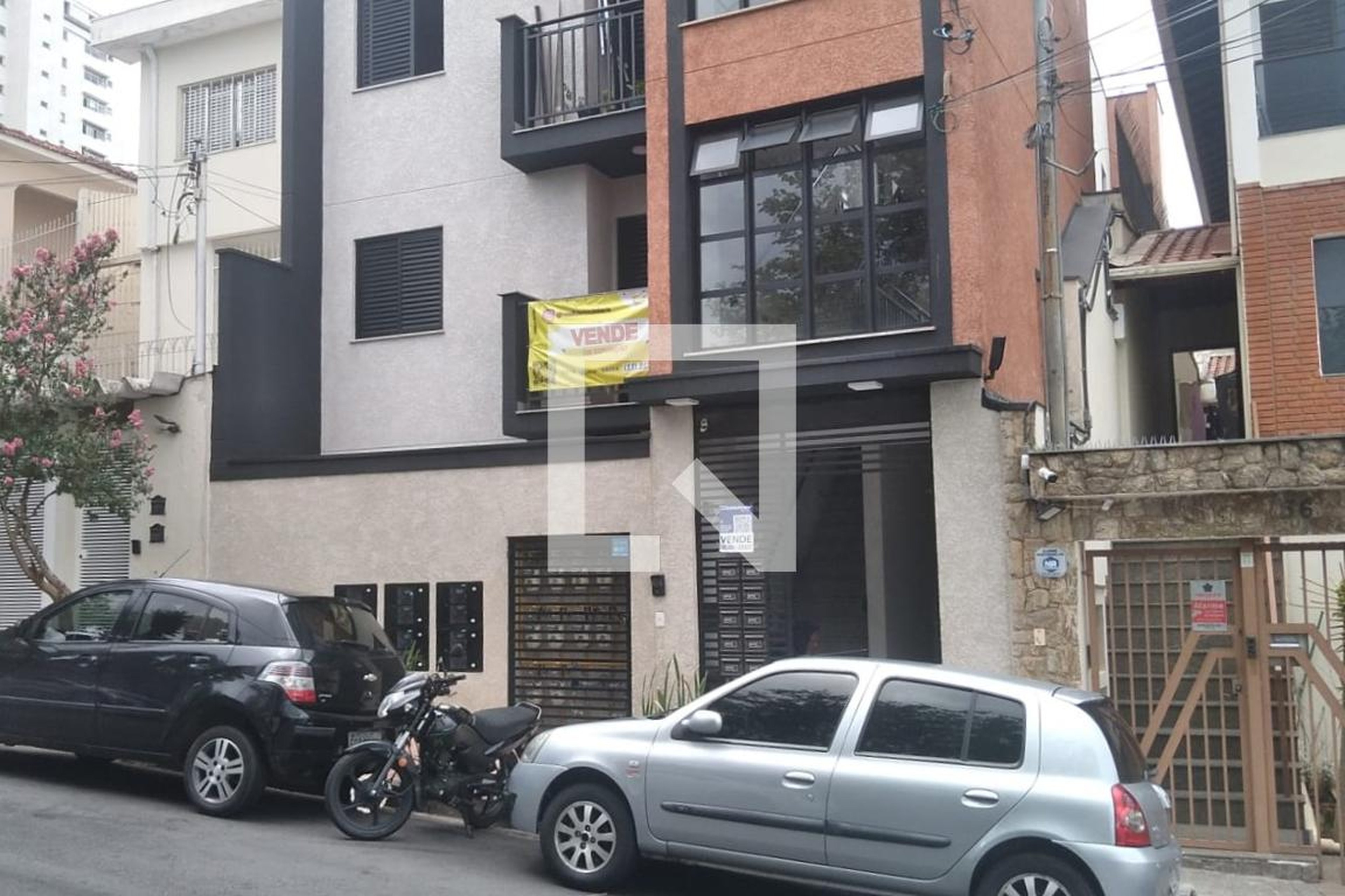 Fachada Condomínio em Rua Silos, 8