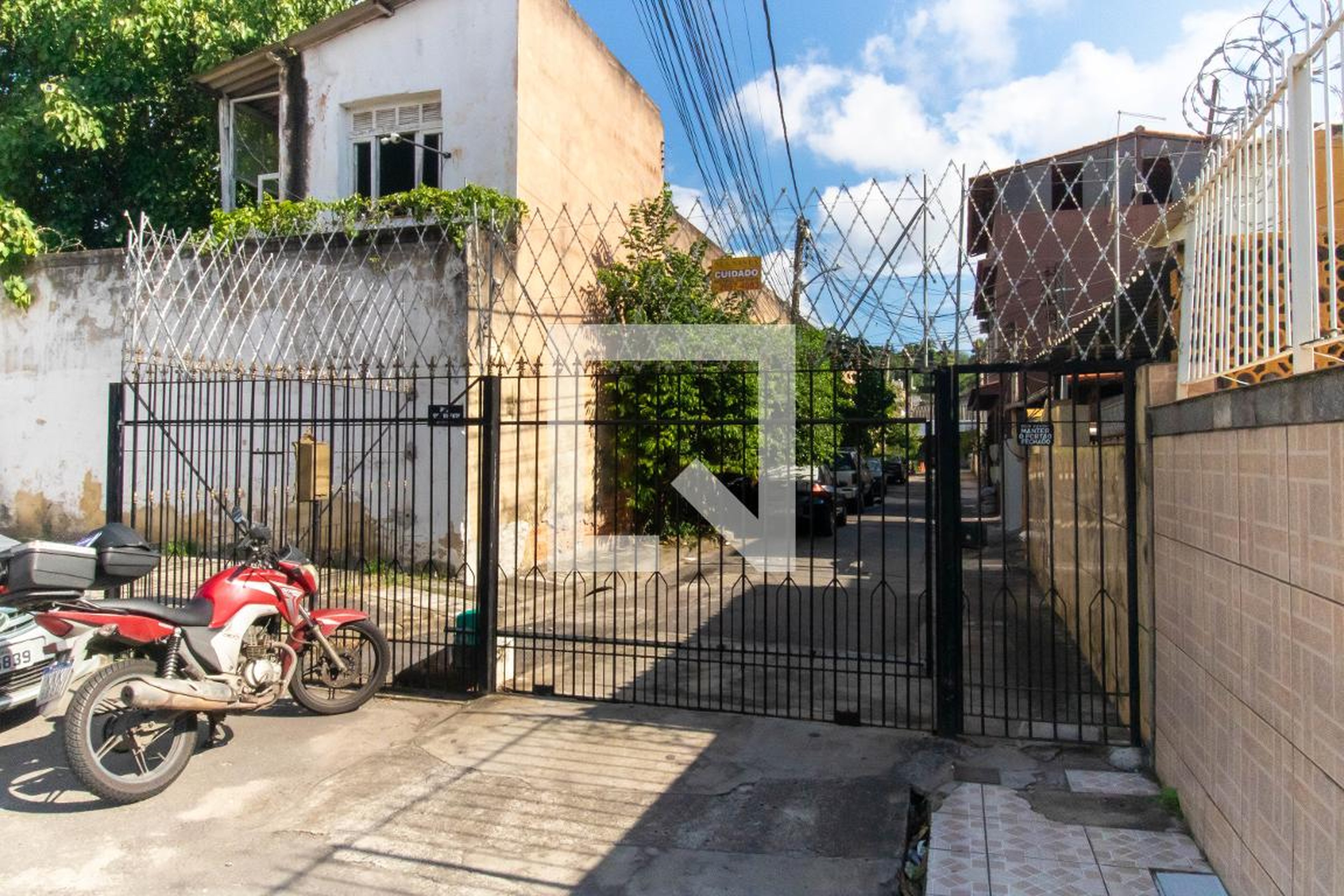 Fachada Condomínio em Rua Professor Vicente Romano, 22