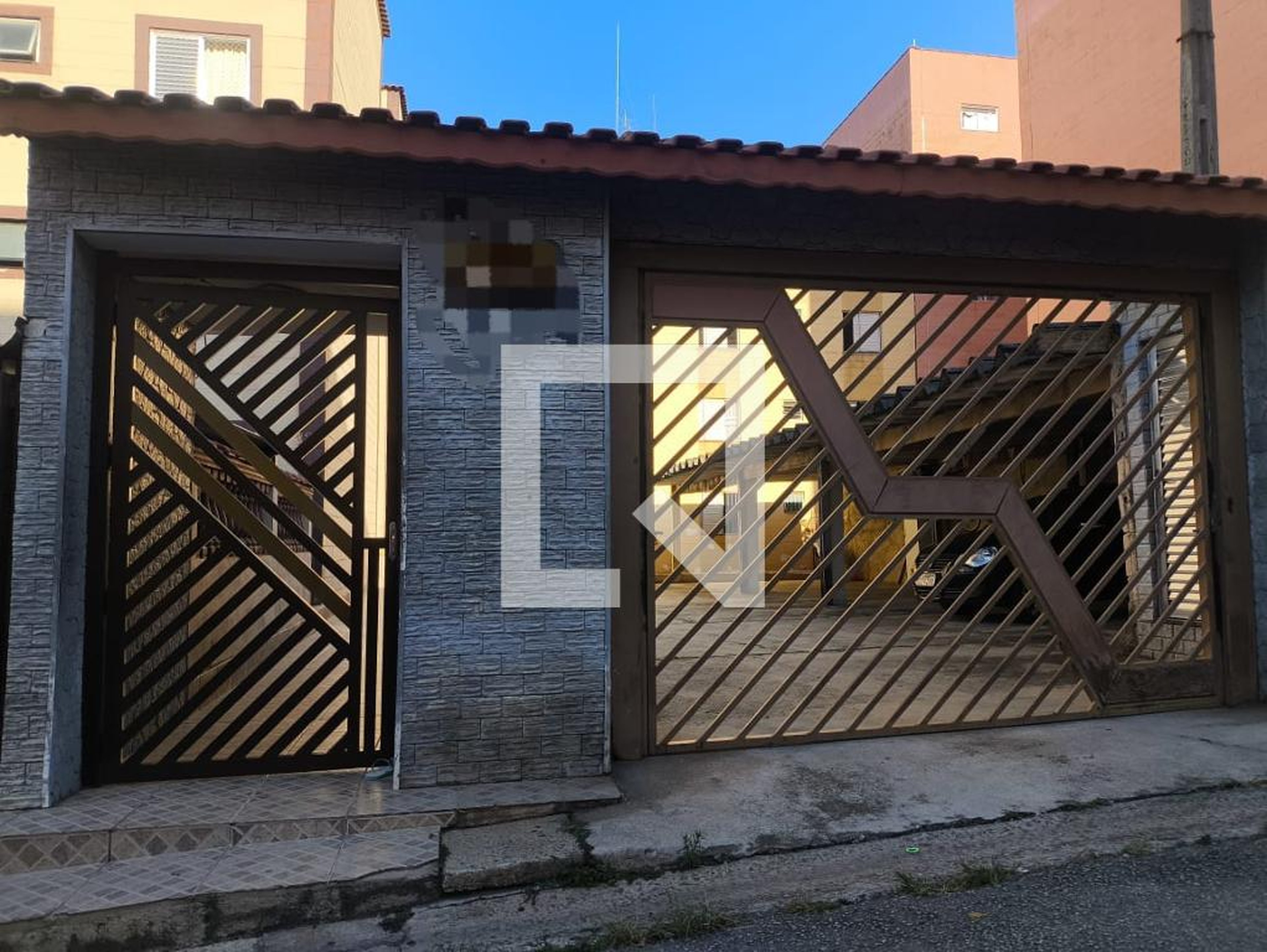 Fachada Condomínio em Rua Valdir Azevedo, 2