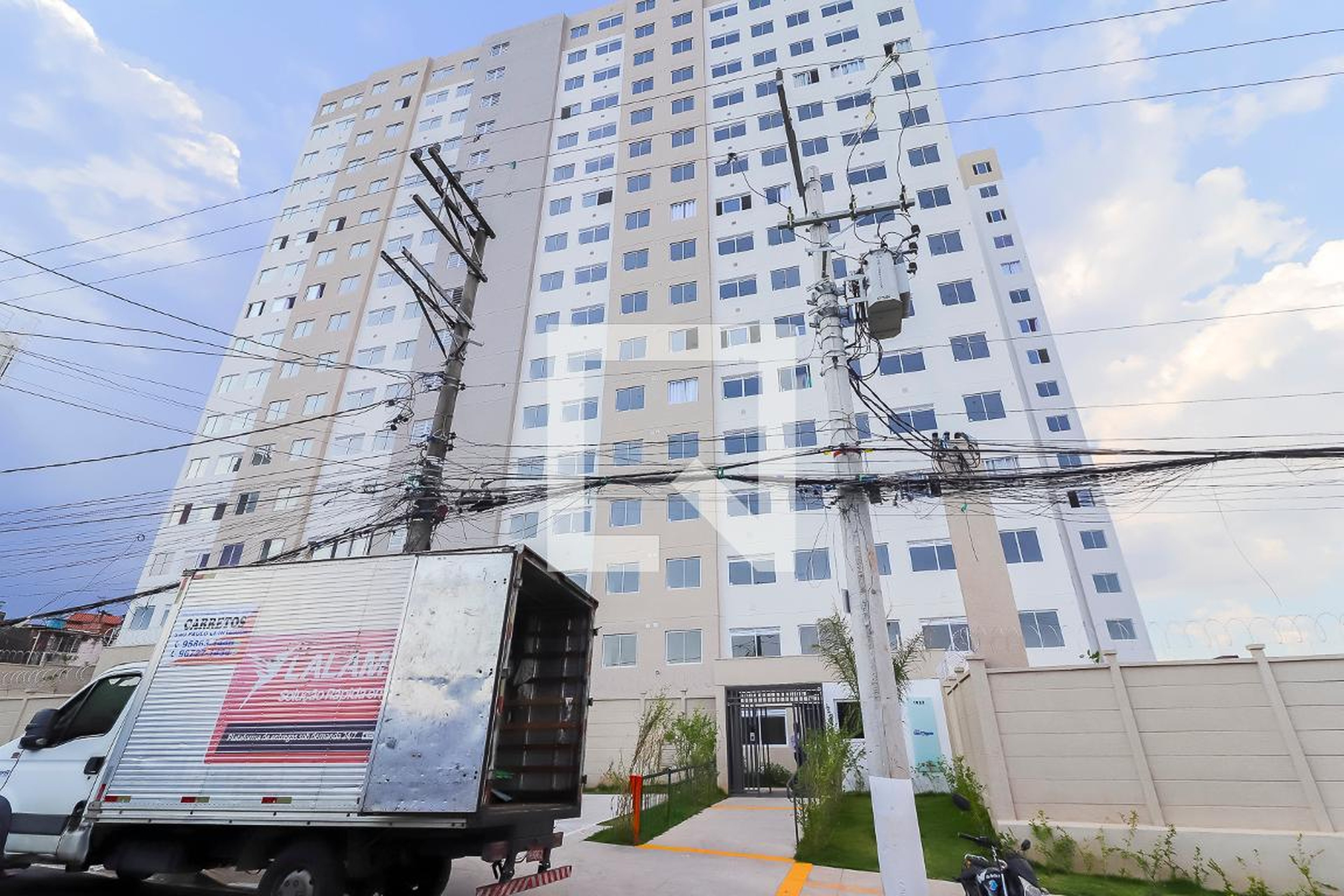 Fachada Condomínio em Rua Facheiro Preto, 1022