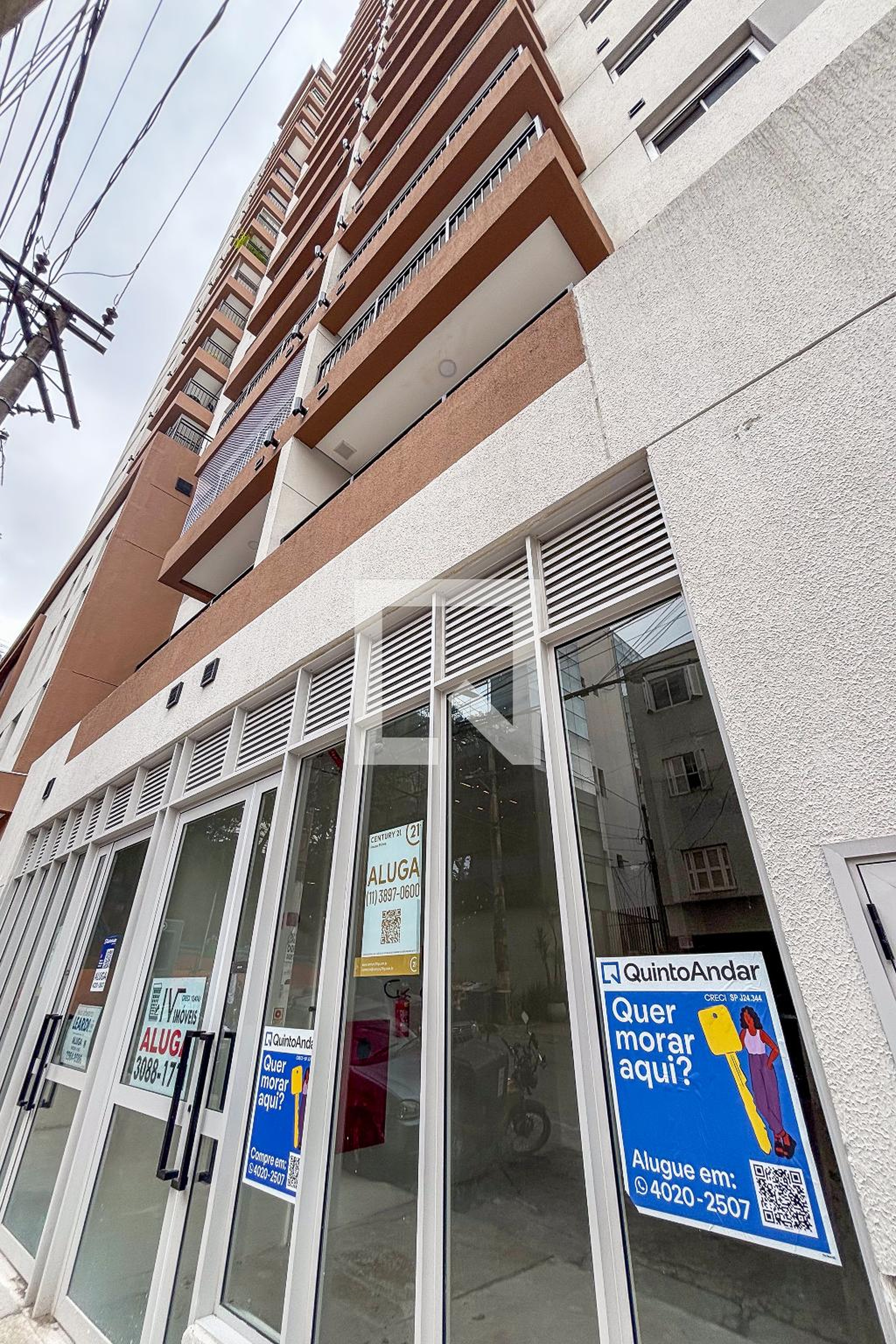 fachada do predio Condomínio Virgílio 426 Pinheiros