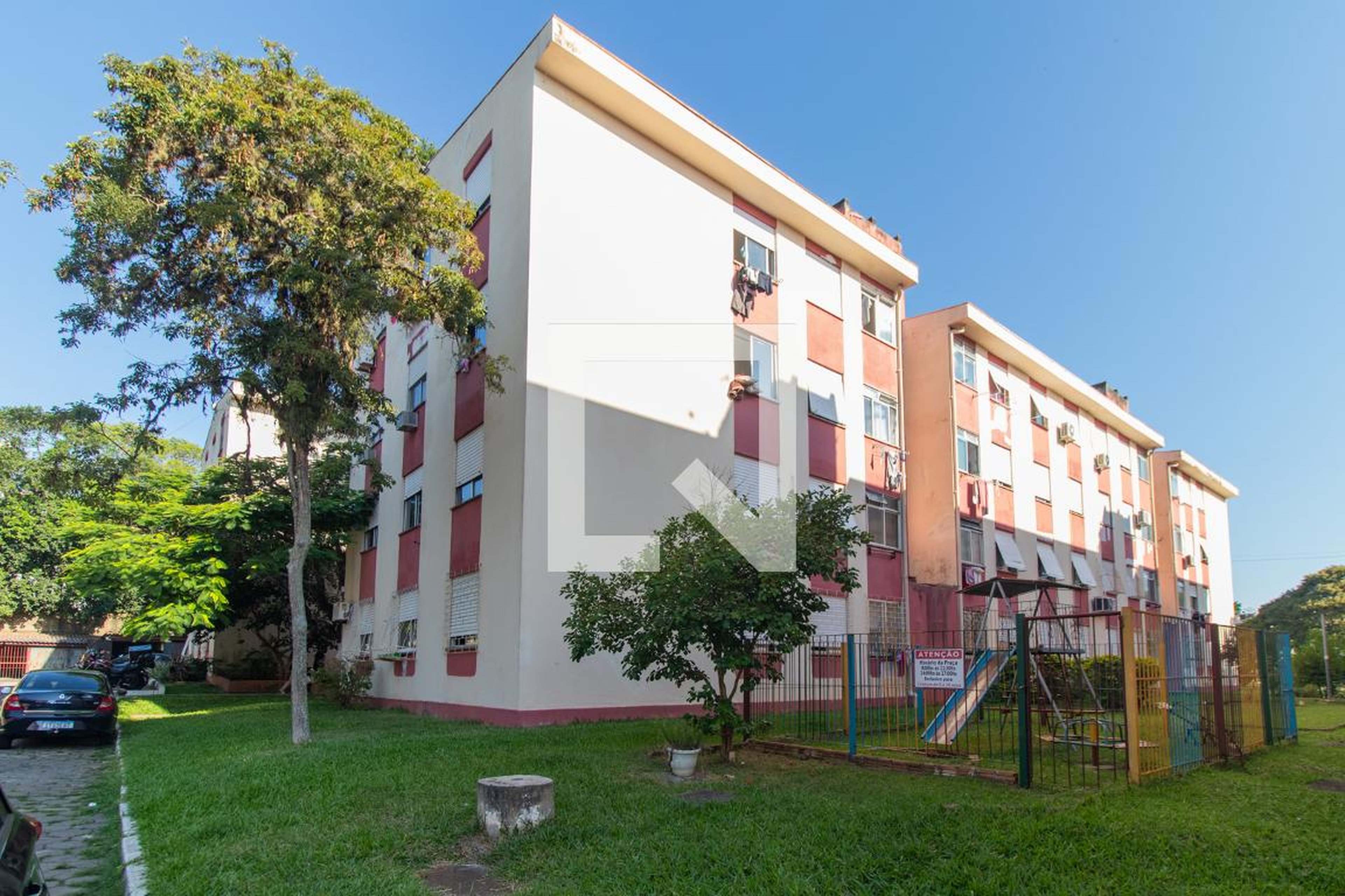 Fachada Condomínio em Rua Joaquim de Carvalho, 140