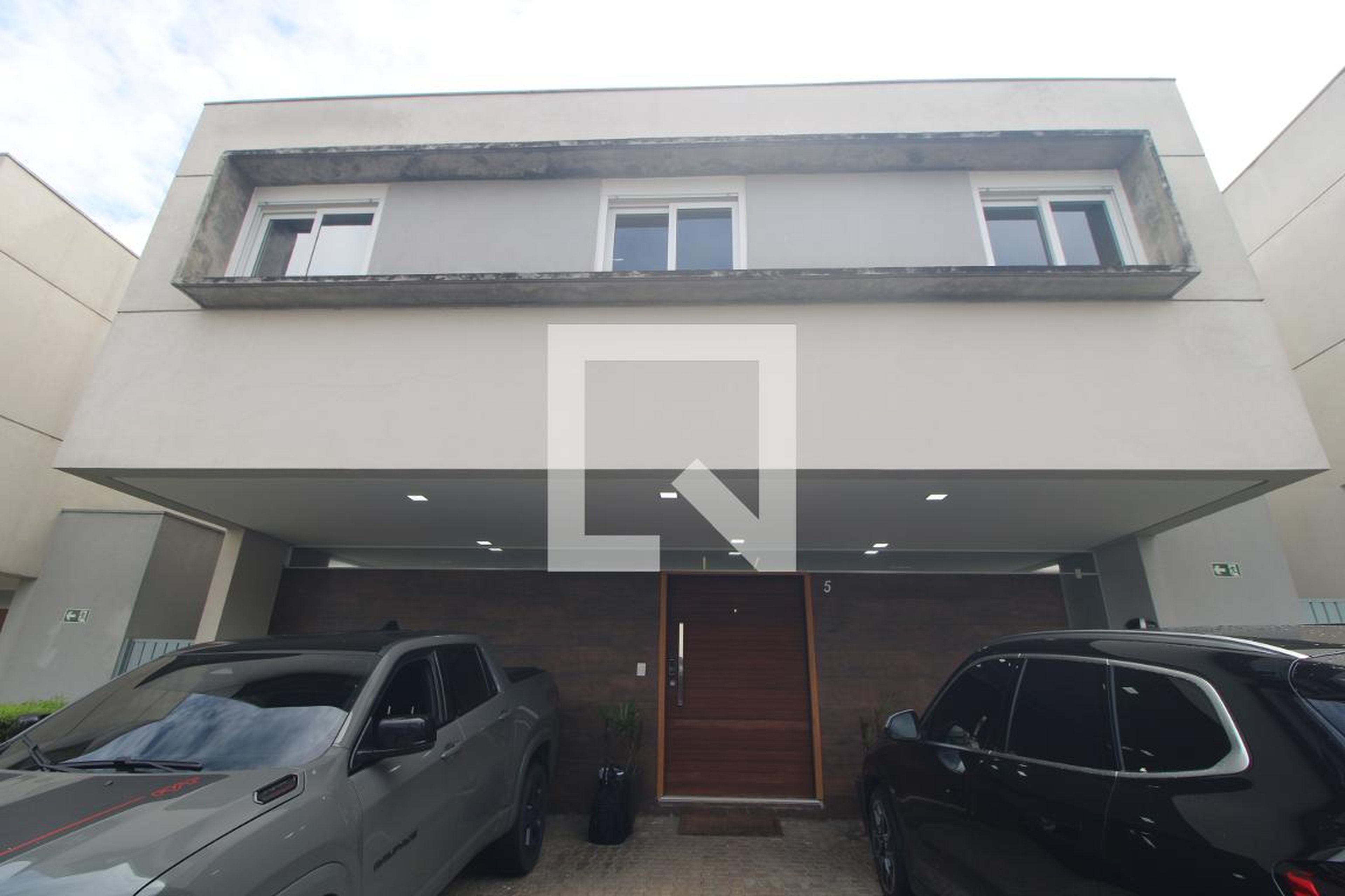 Fachada Condomínio em Rua Nicolau Alayon, 5