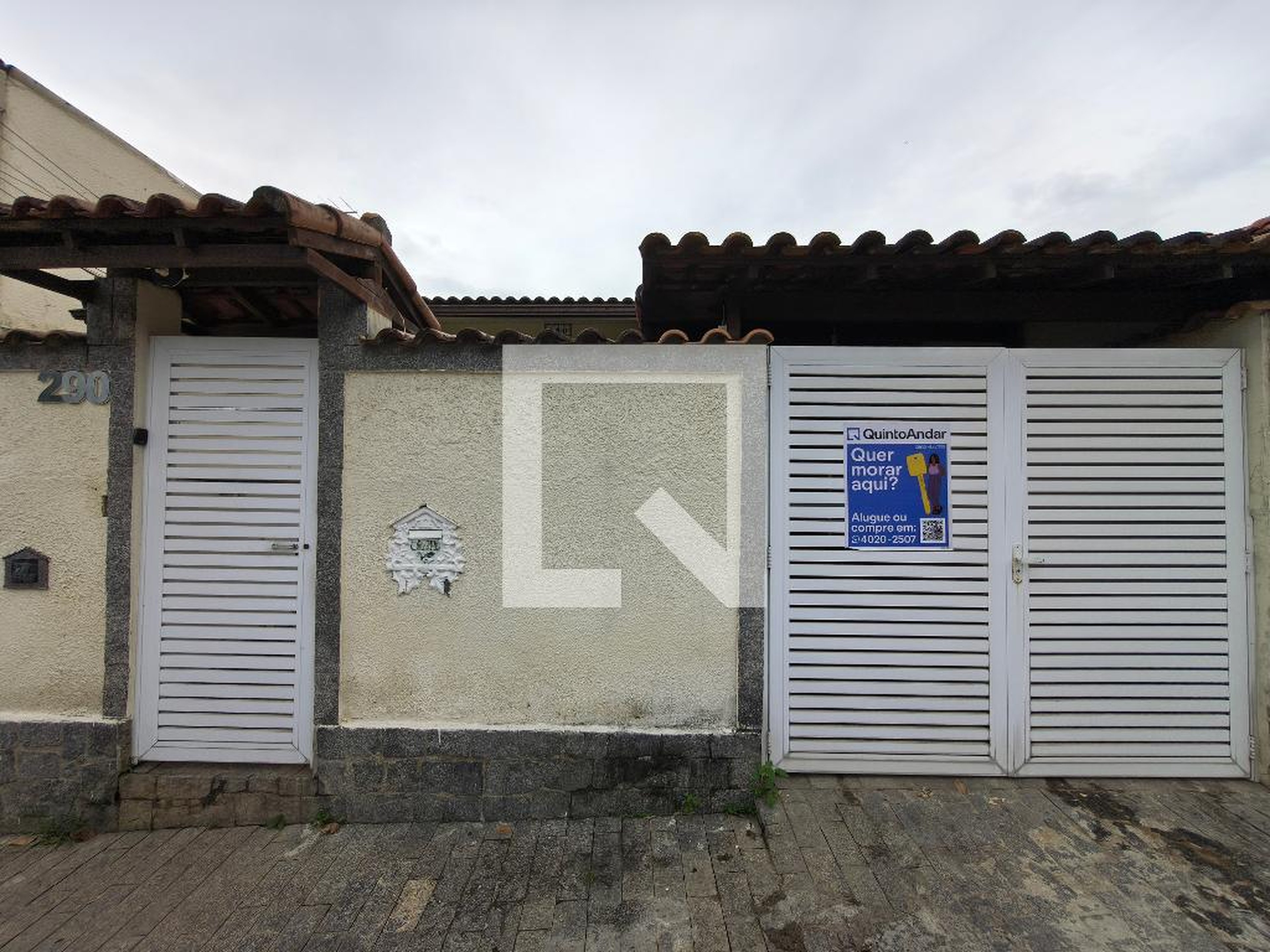 Fachada Condomínio em Rua Hílton Gosling, 290