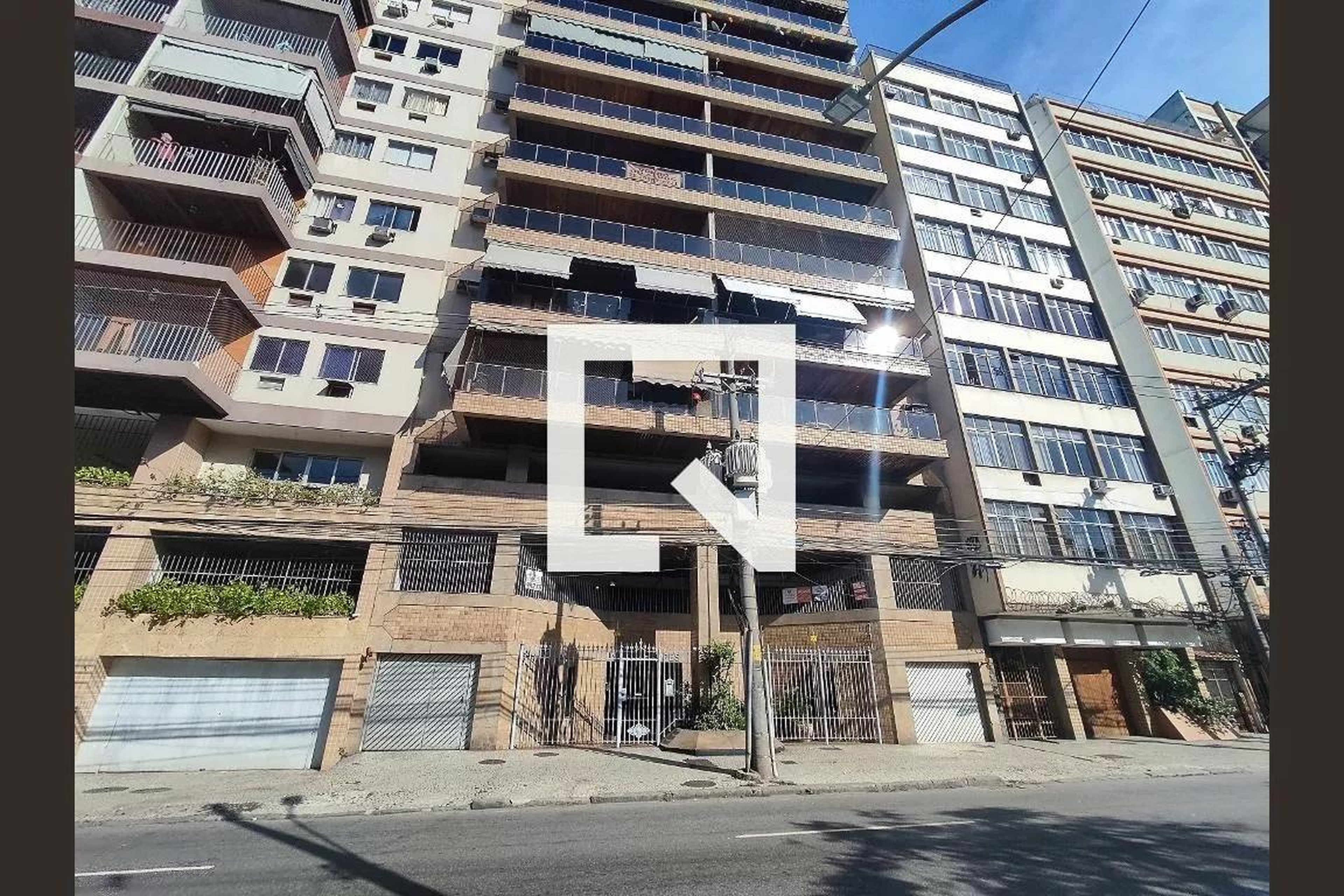 Fachada Edifício Monica Lopes