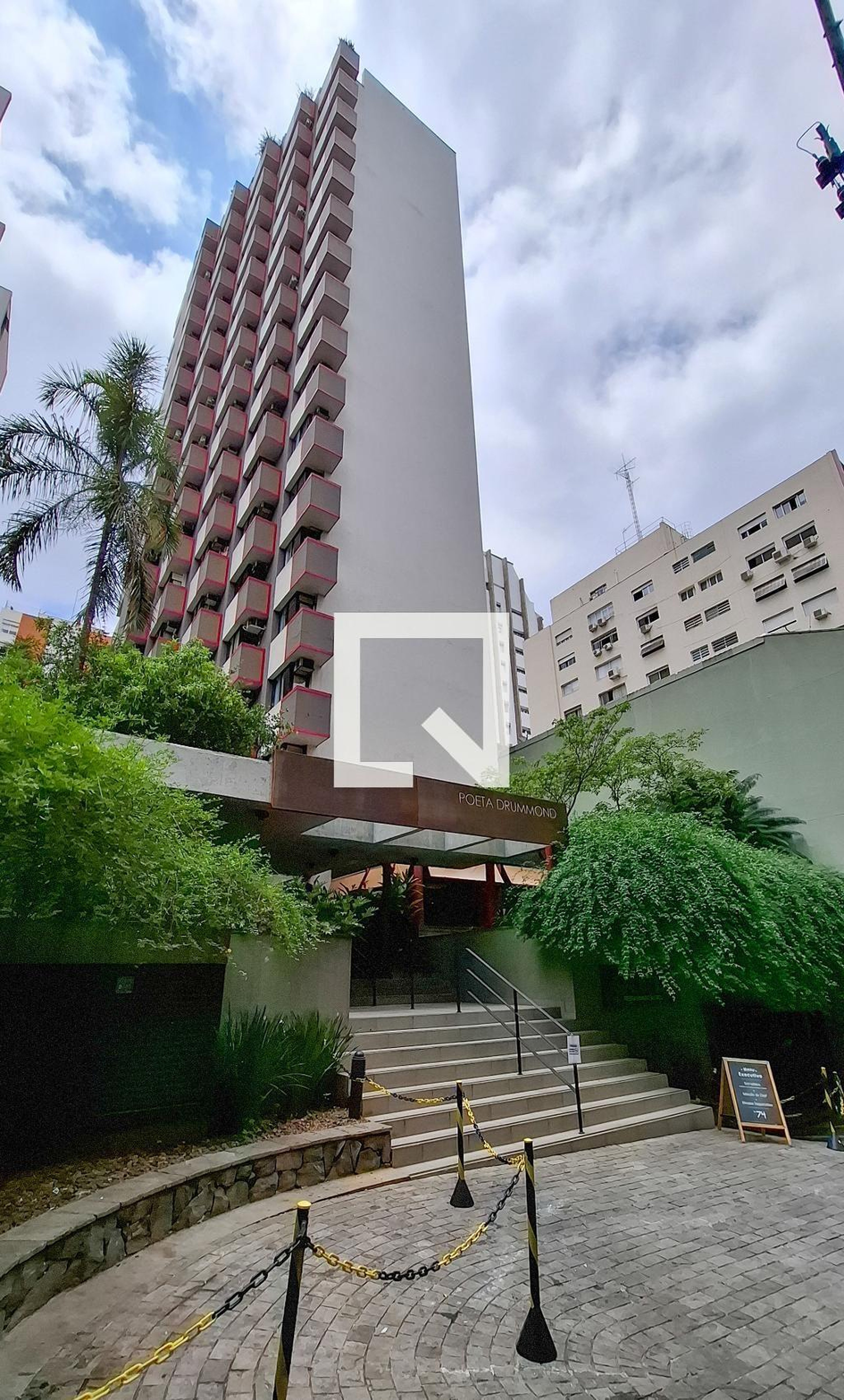 Fachada Condomínio Poeta Drummond