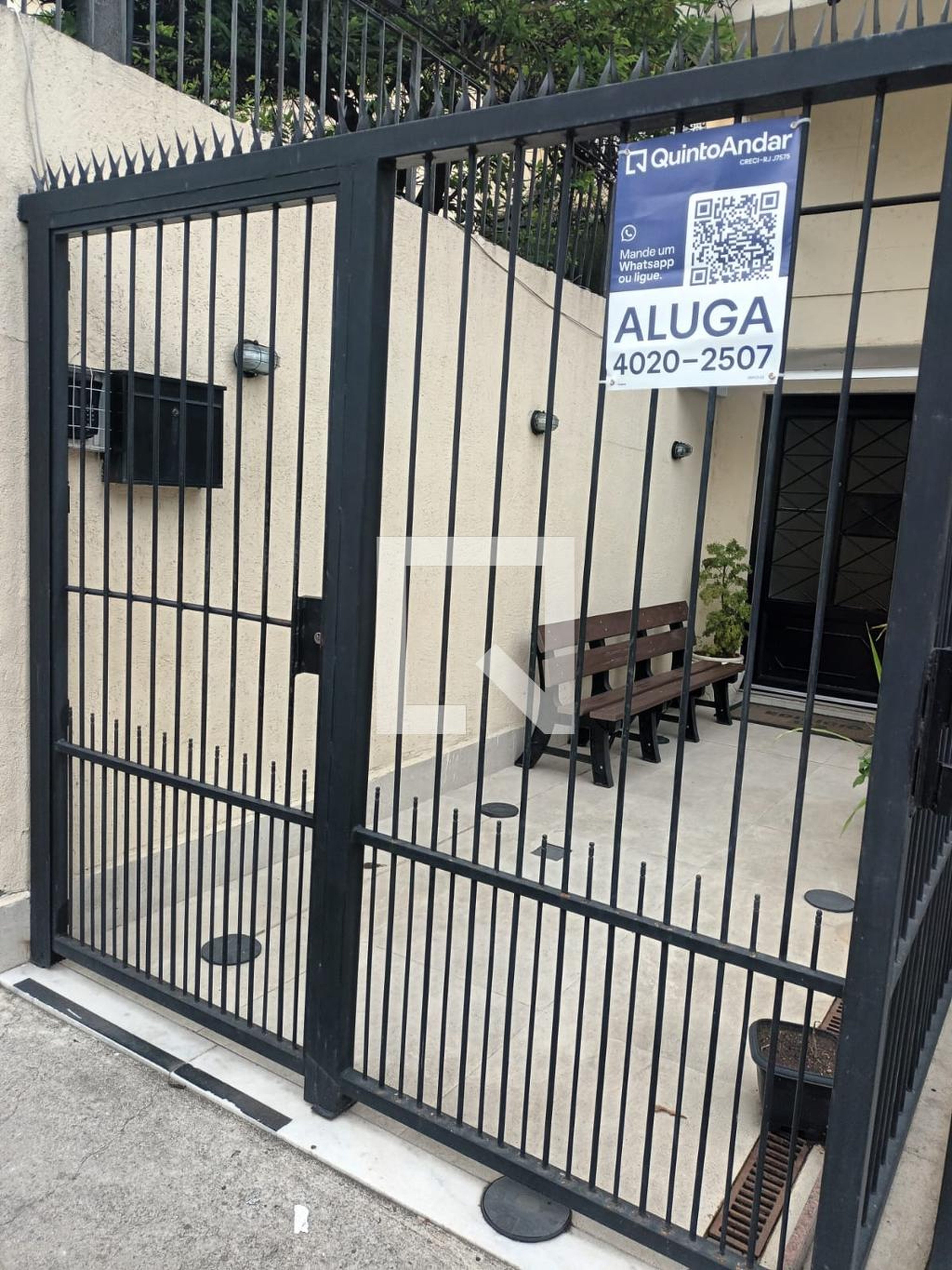 Fachada Condomínio em Rua Adolfo Bergamini, 332