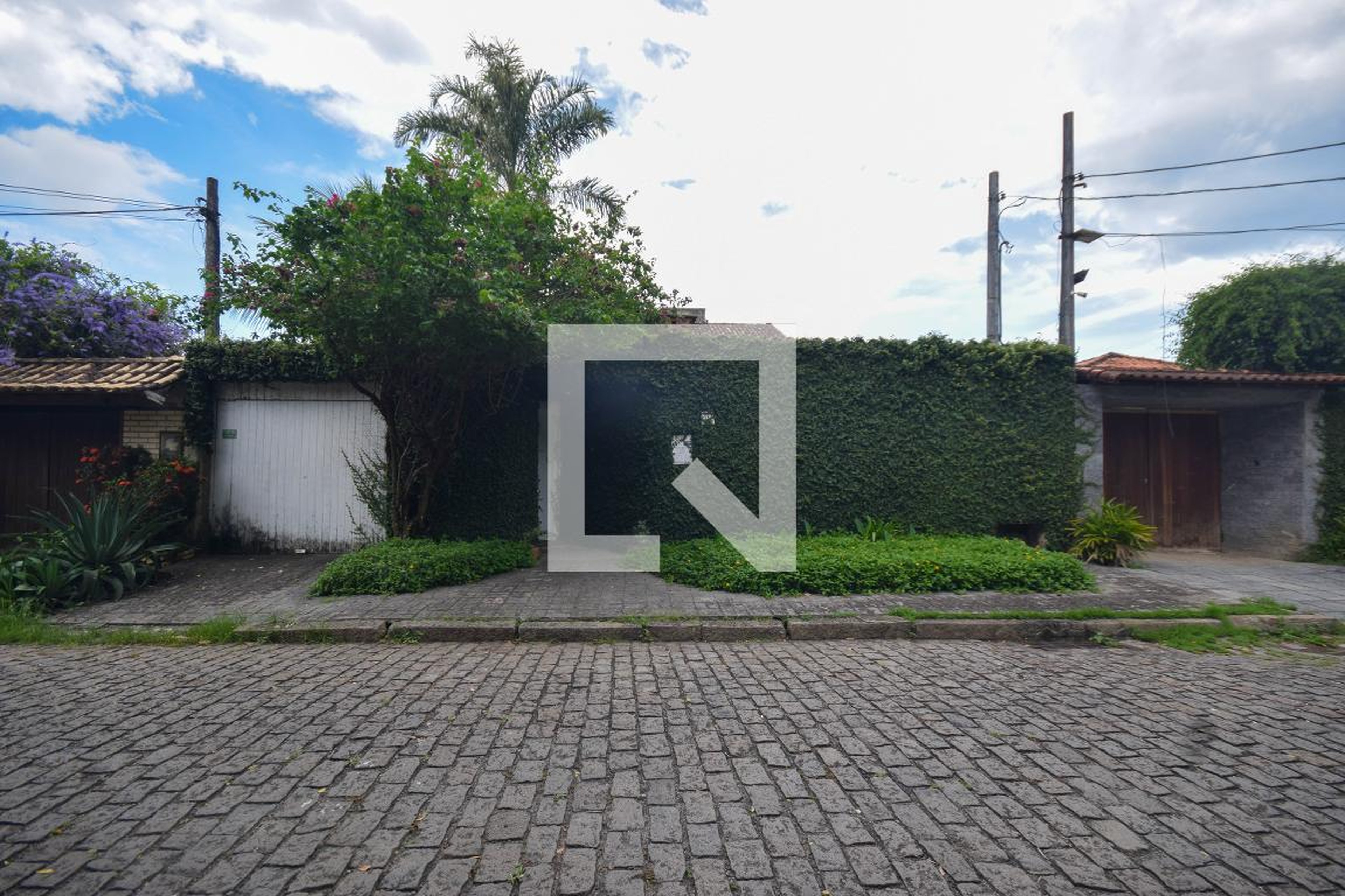 Fachada Condomínio em Rua Collins, 69