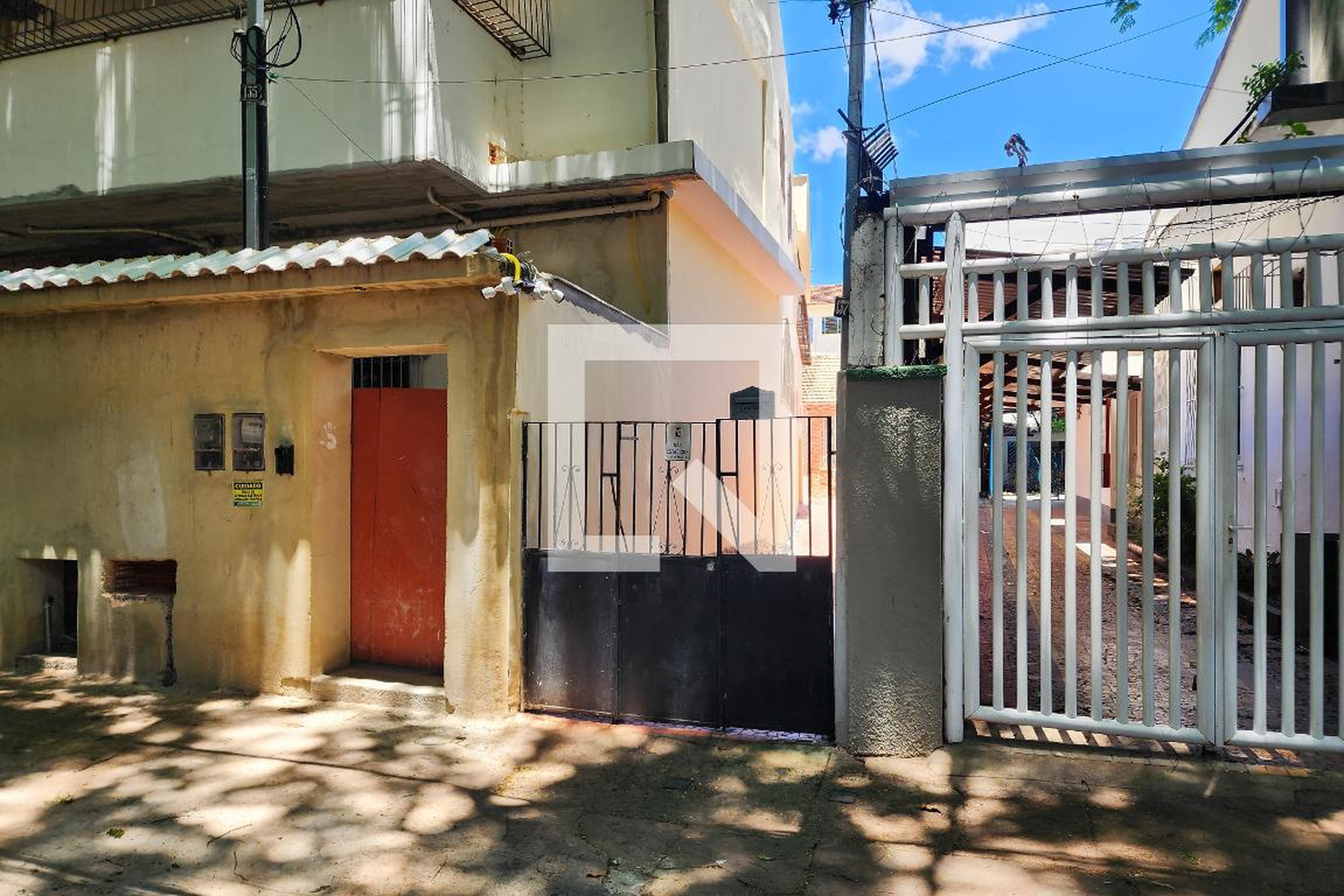 Fachada Condomínio em Rua Araújo Lima, 137