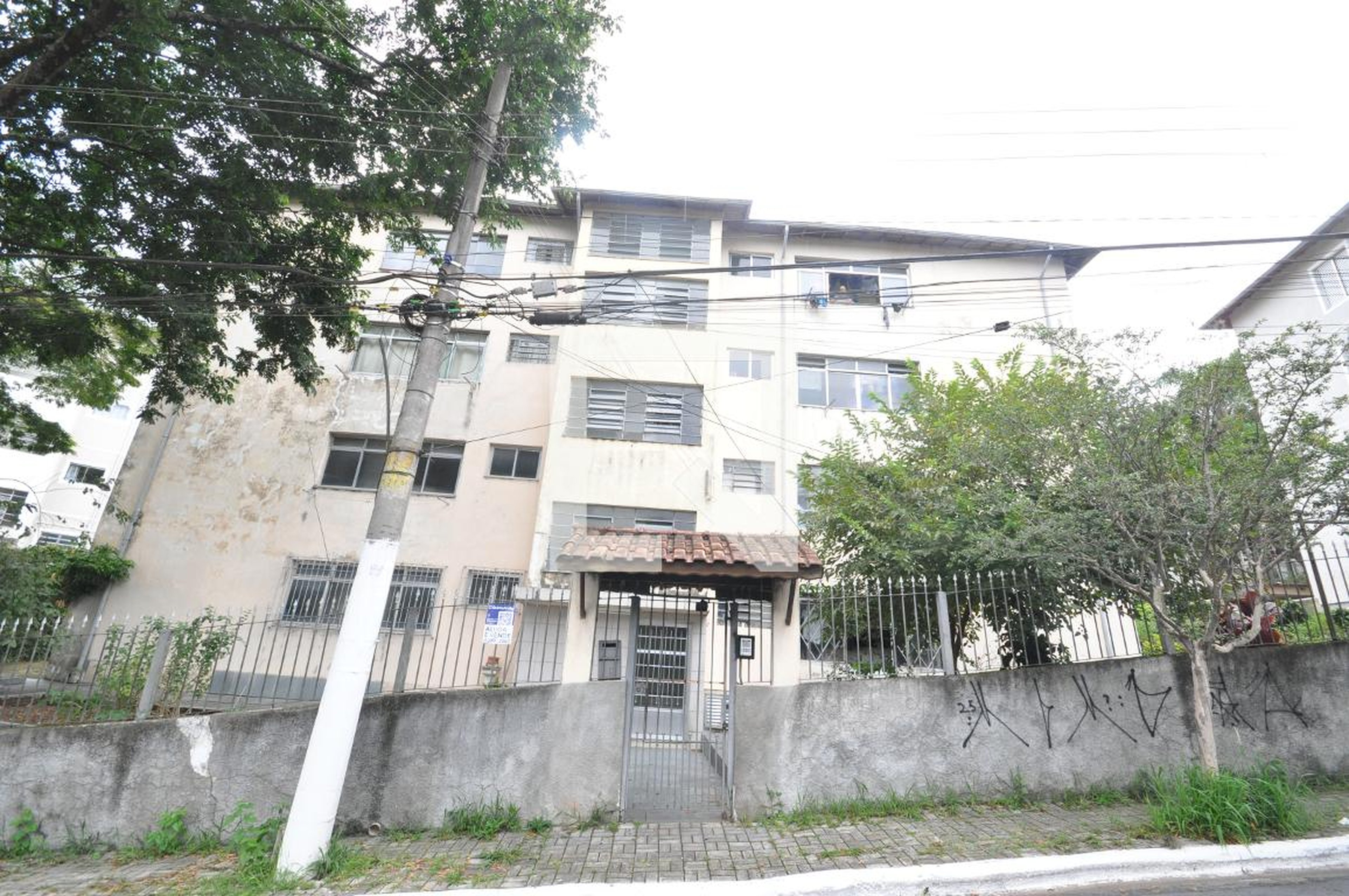 Fachada Condomínio em Rua Doutor Henrique Meyer, 81