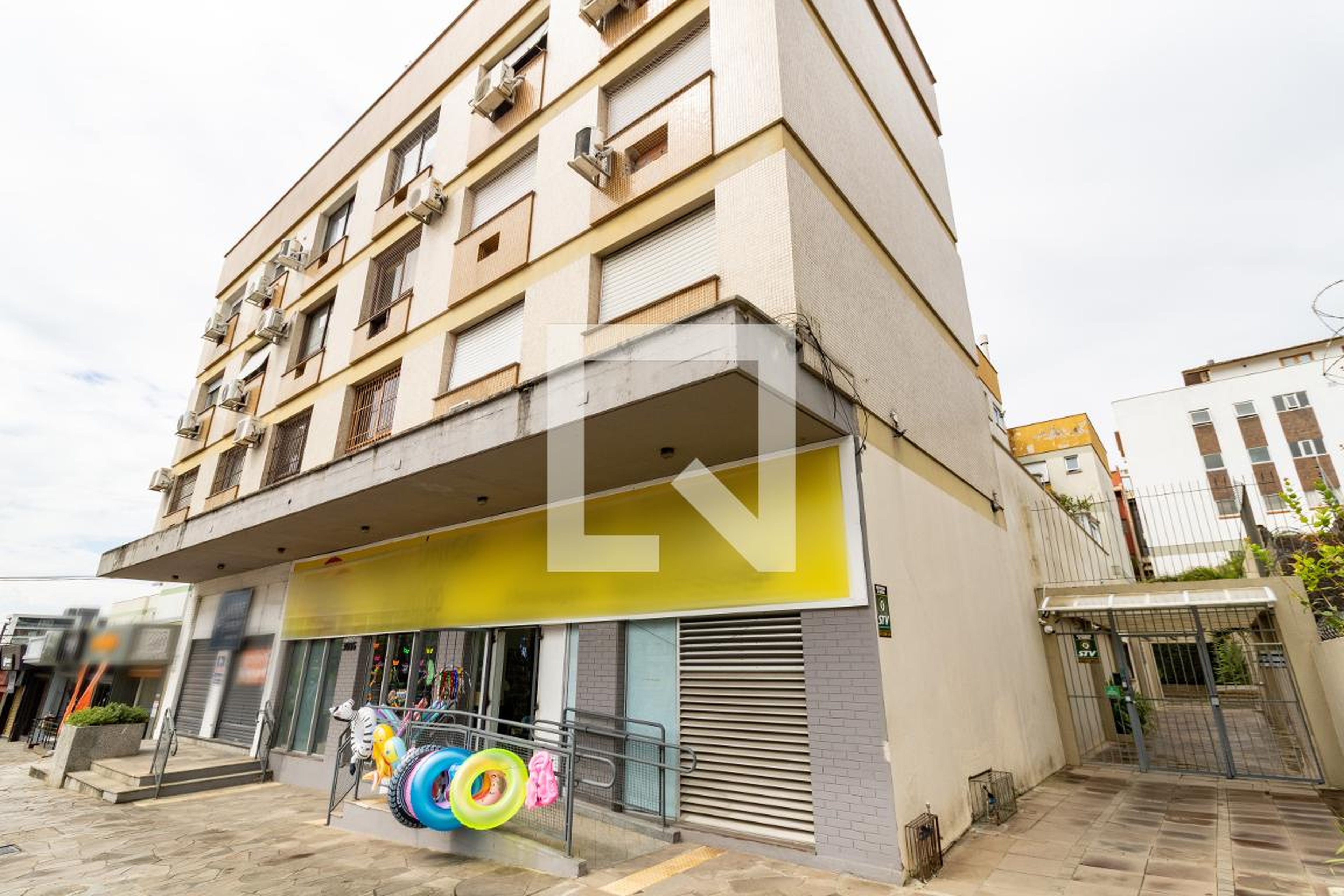 Fachada Condomínio em Avenida Wenceslau Escobar, 3096