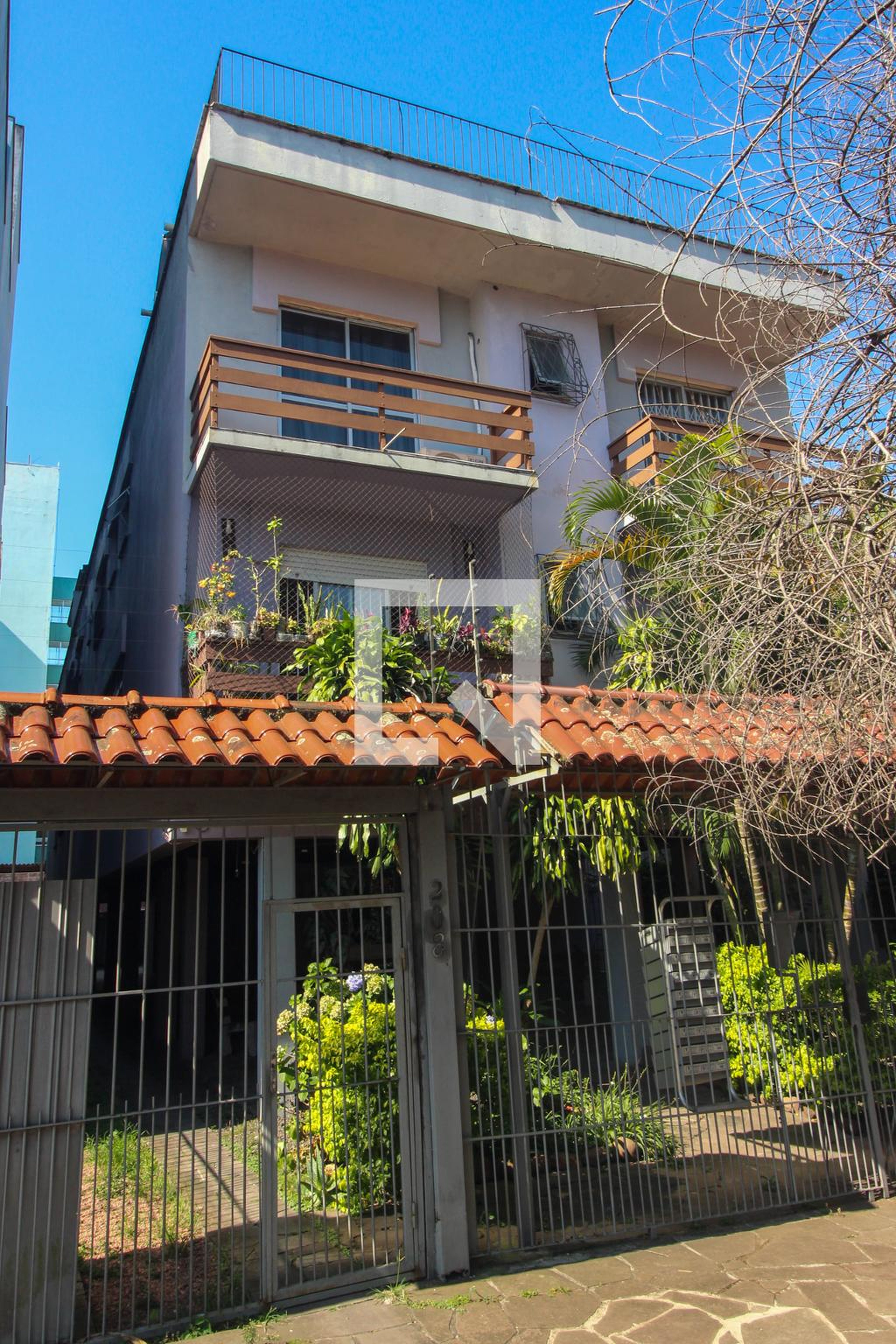 Fachada do Prédio Condomínio em Rua Dona Zulmira, 208