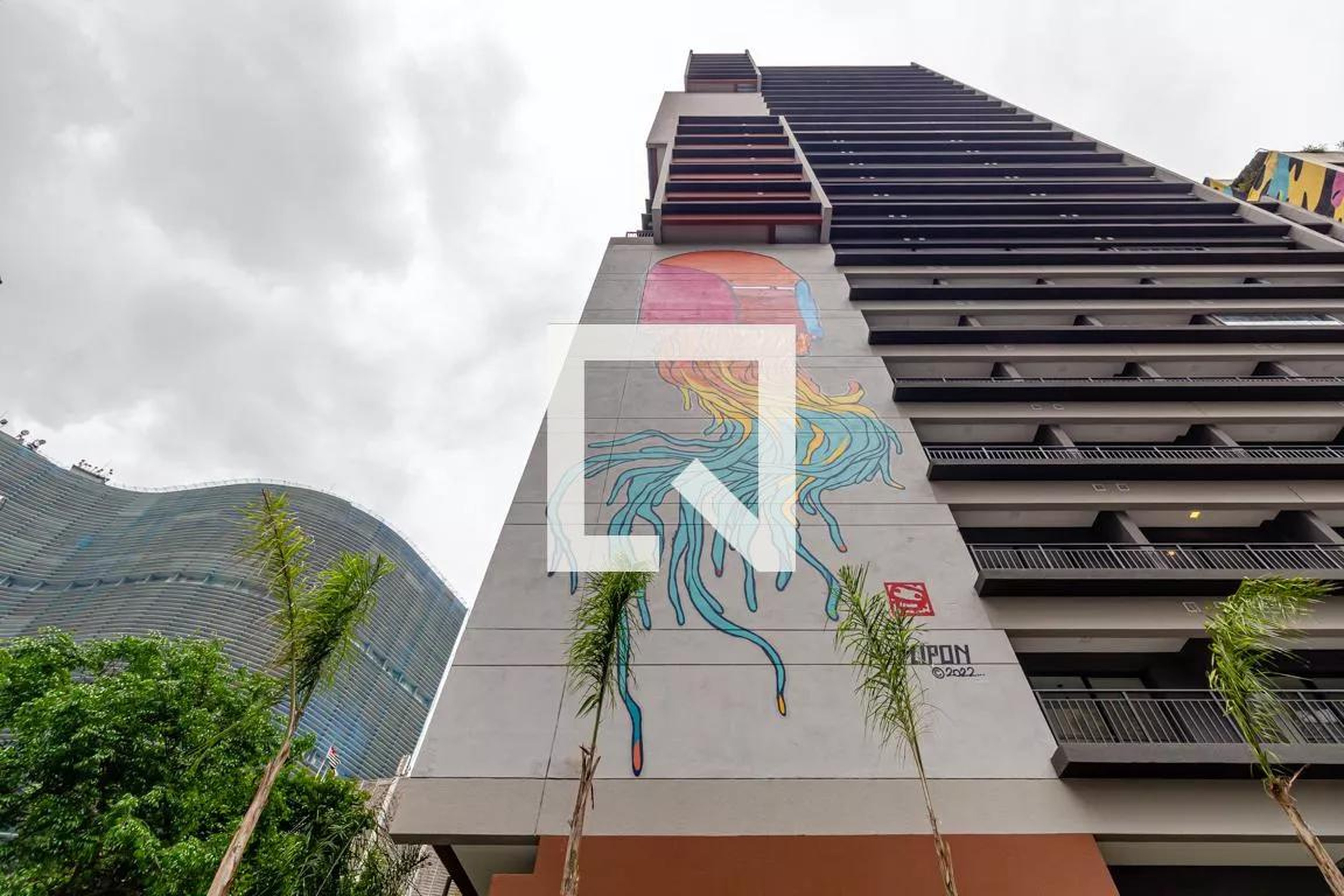 Fachada Condomínio Think Home República