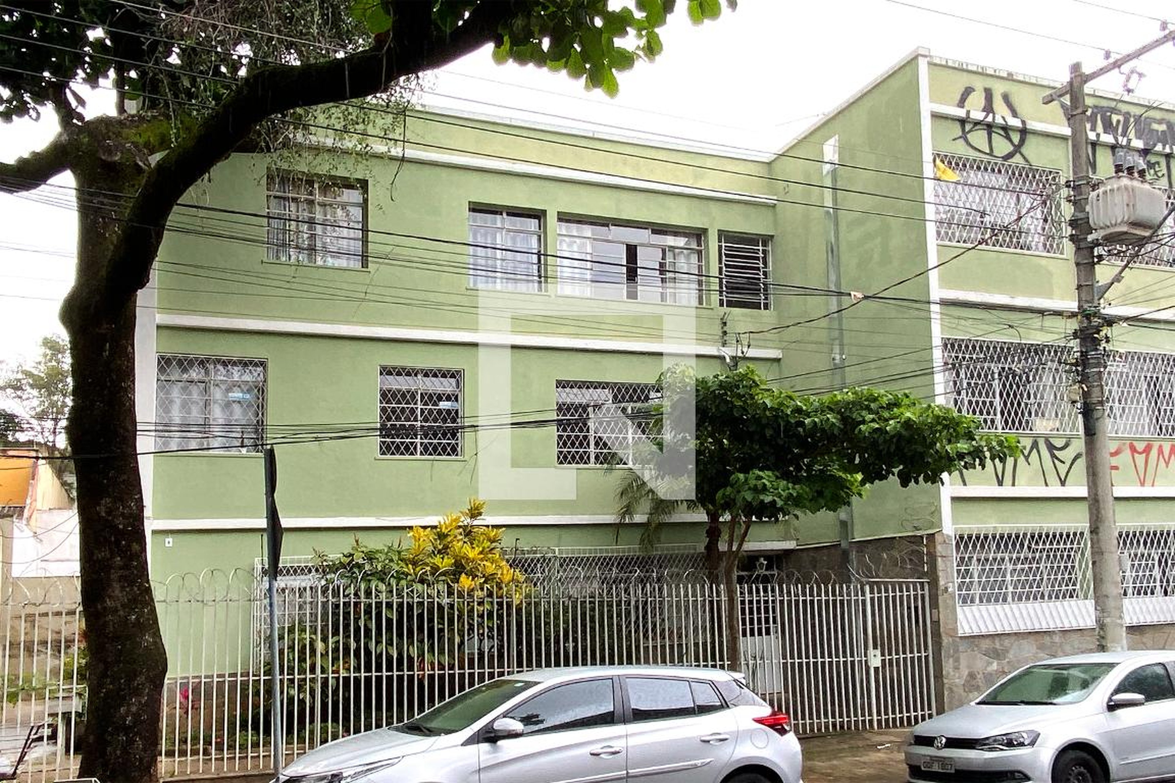 Fachada Condomínio em Rua Angustura, 102