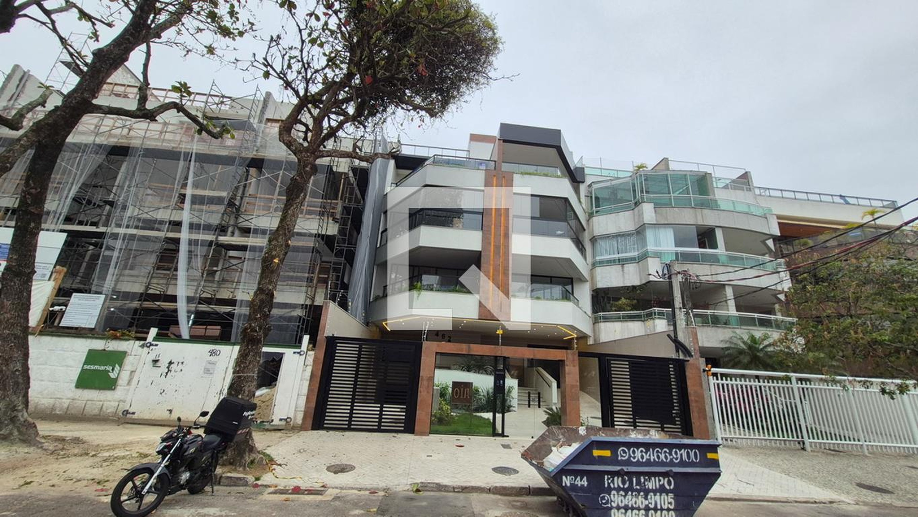 Fachada Condomínio em Avenida Comandante Júlio de Moura, 462