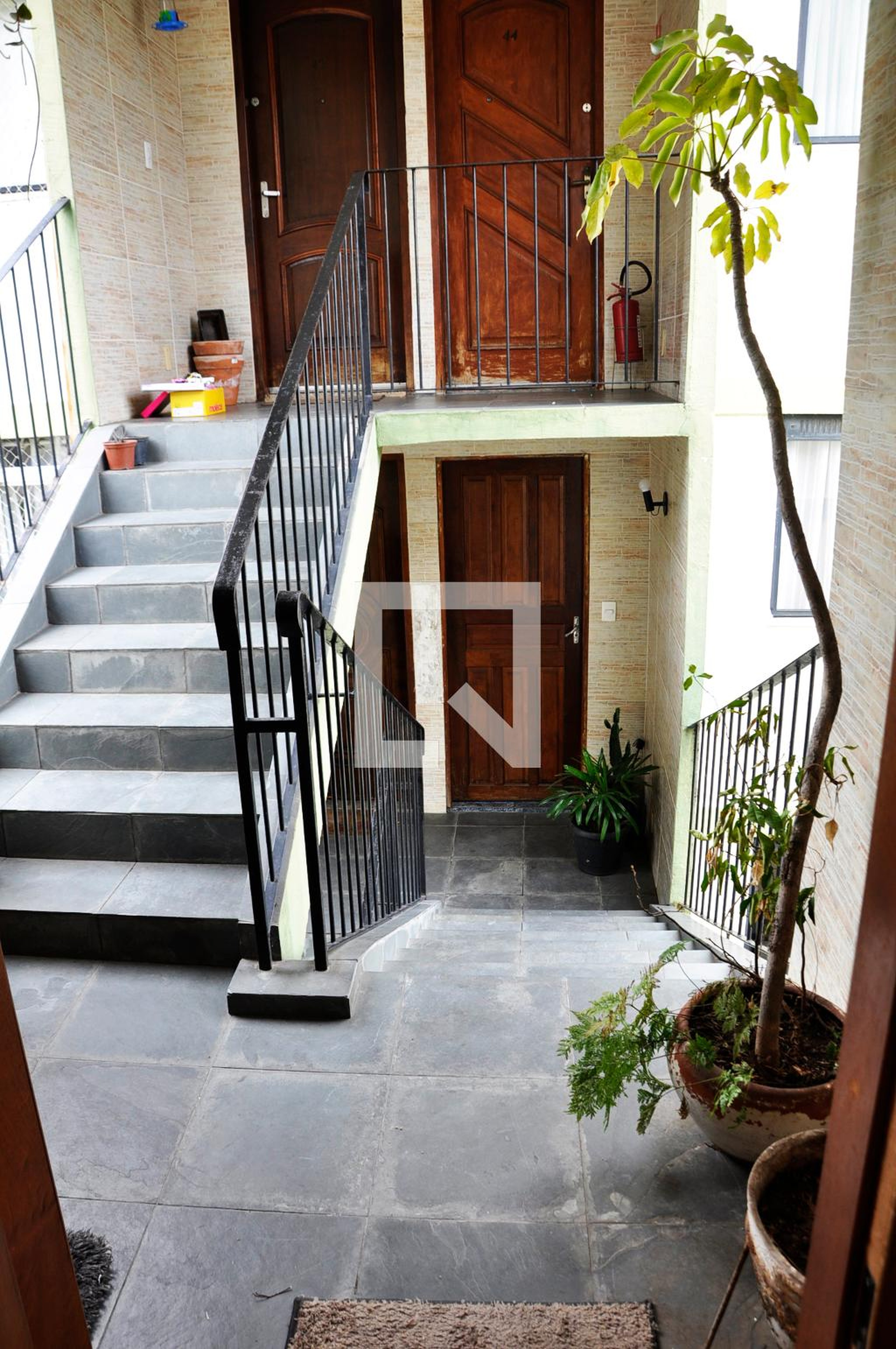 Hall de entrada Condomínio em Rua Dom Aquino, 198