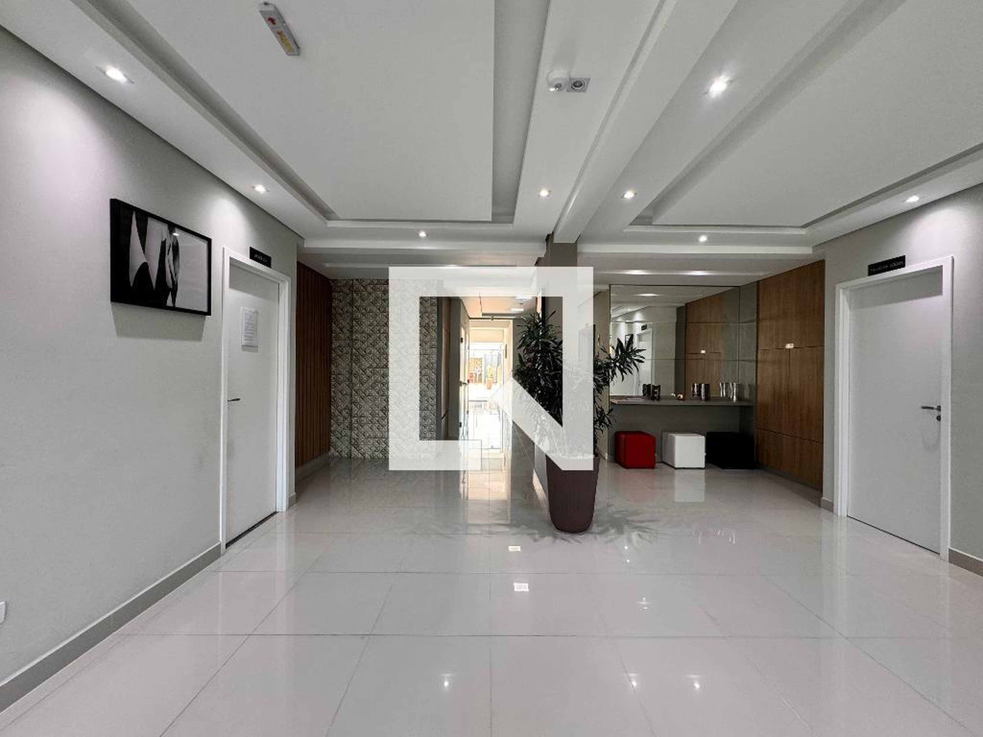 Hall - Tropical Garden