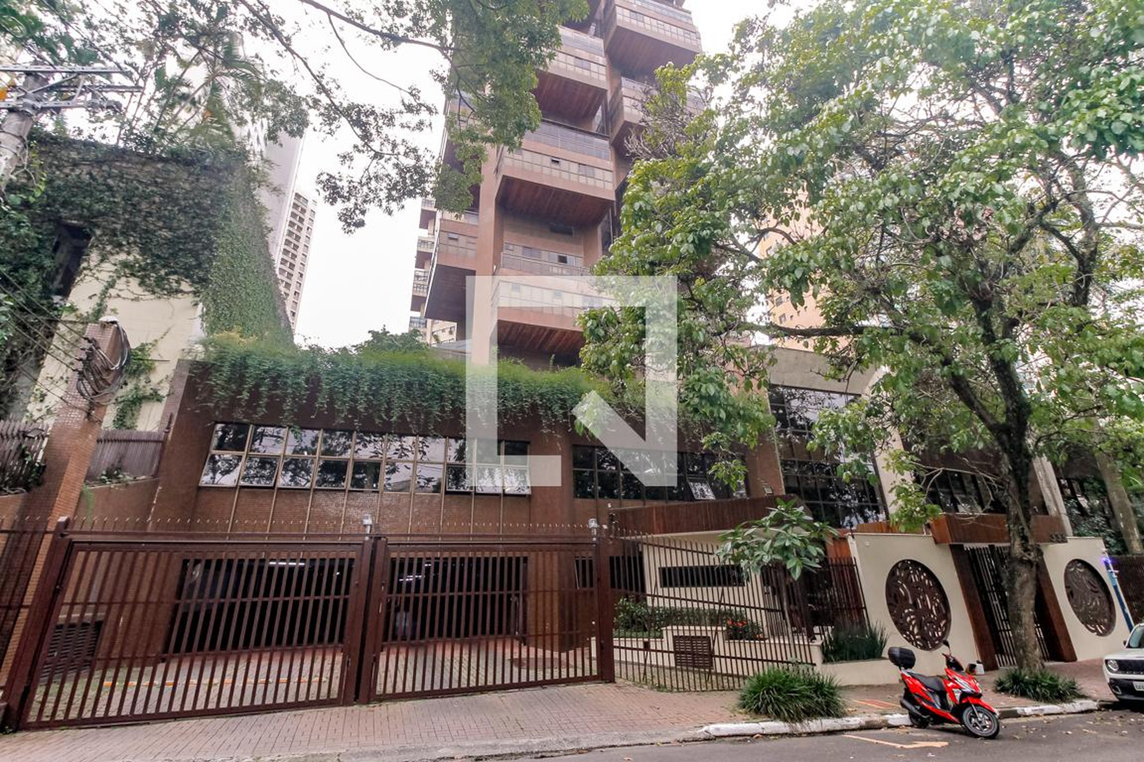 Fachada do Prédio Edifício Falstaff House Apartments