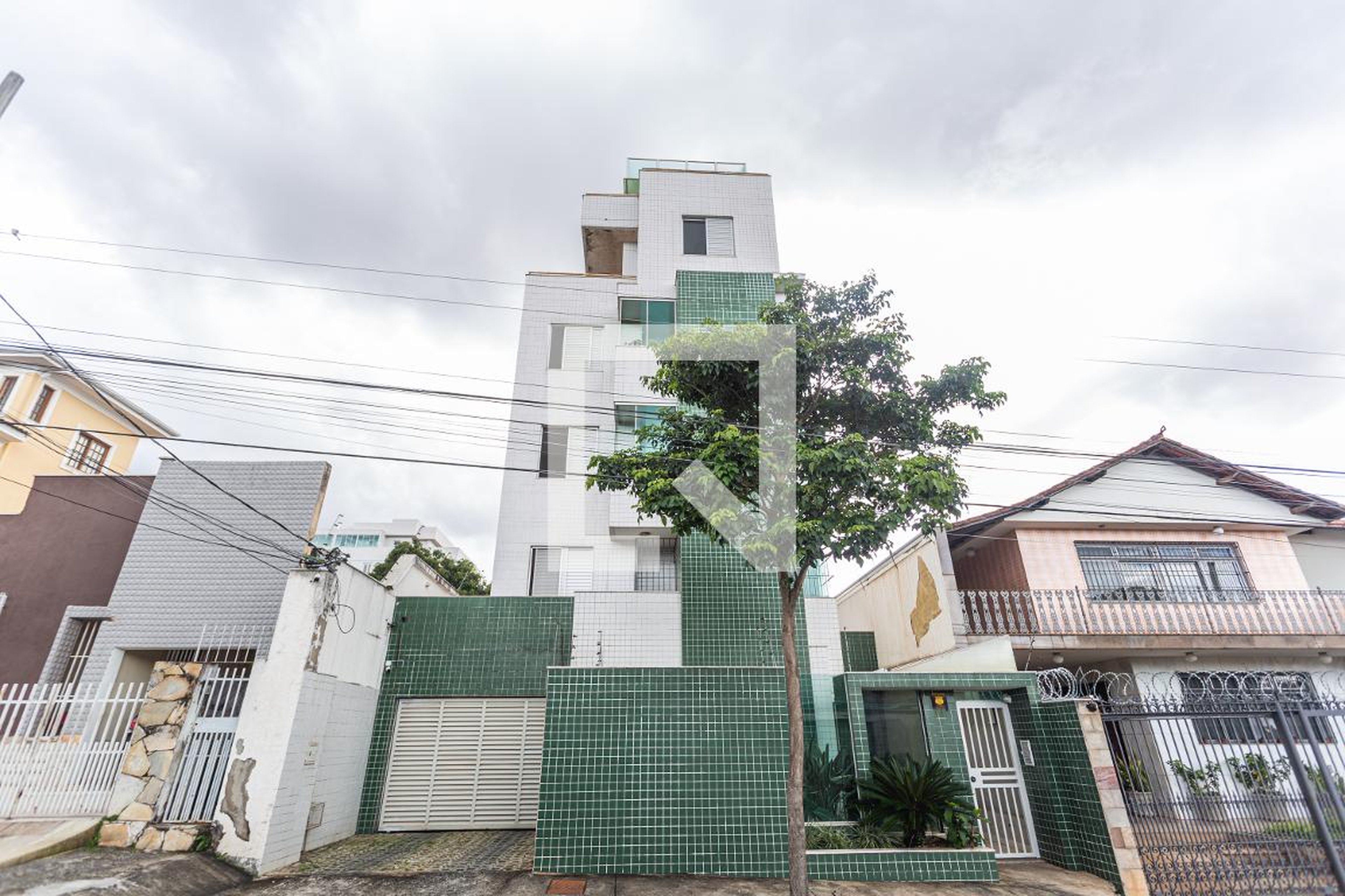 Fachada Condomínio em Avenida 7 de Abril, 636