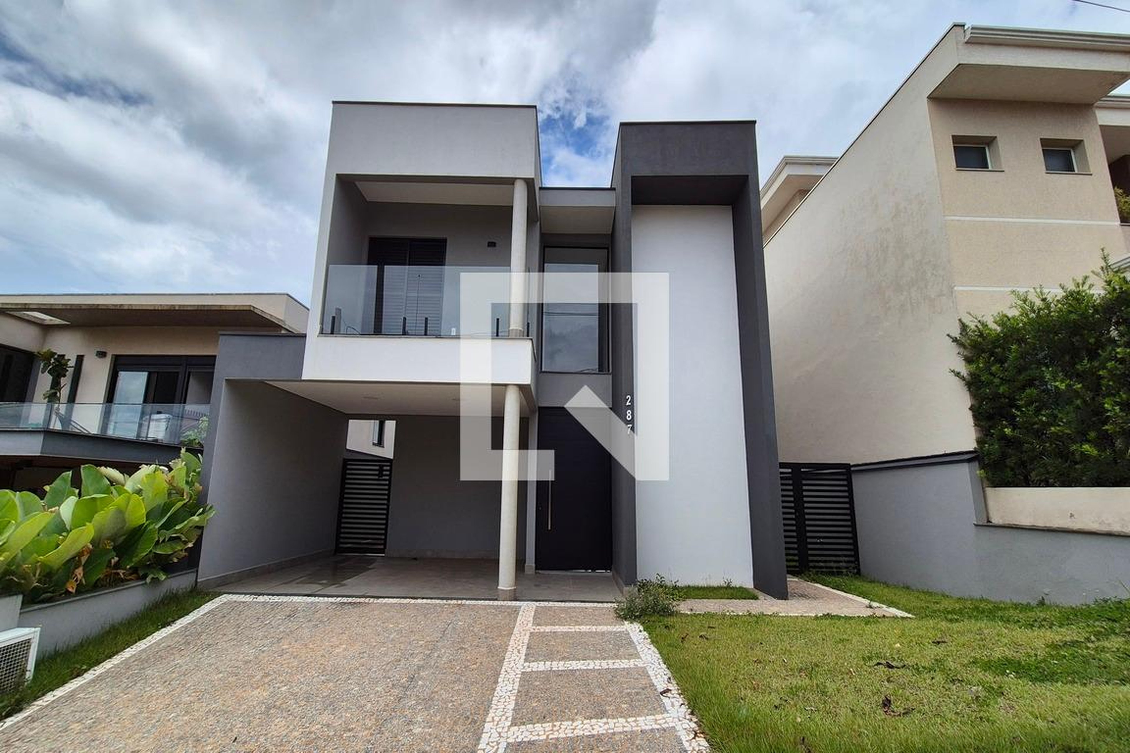 Fachada do Prédio Condomínio em Rua Doutor Eurico Pereira Neto, 287