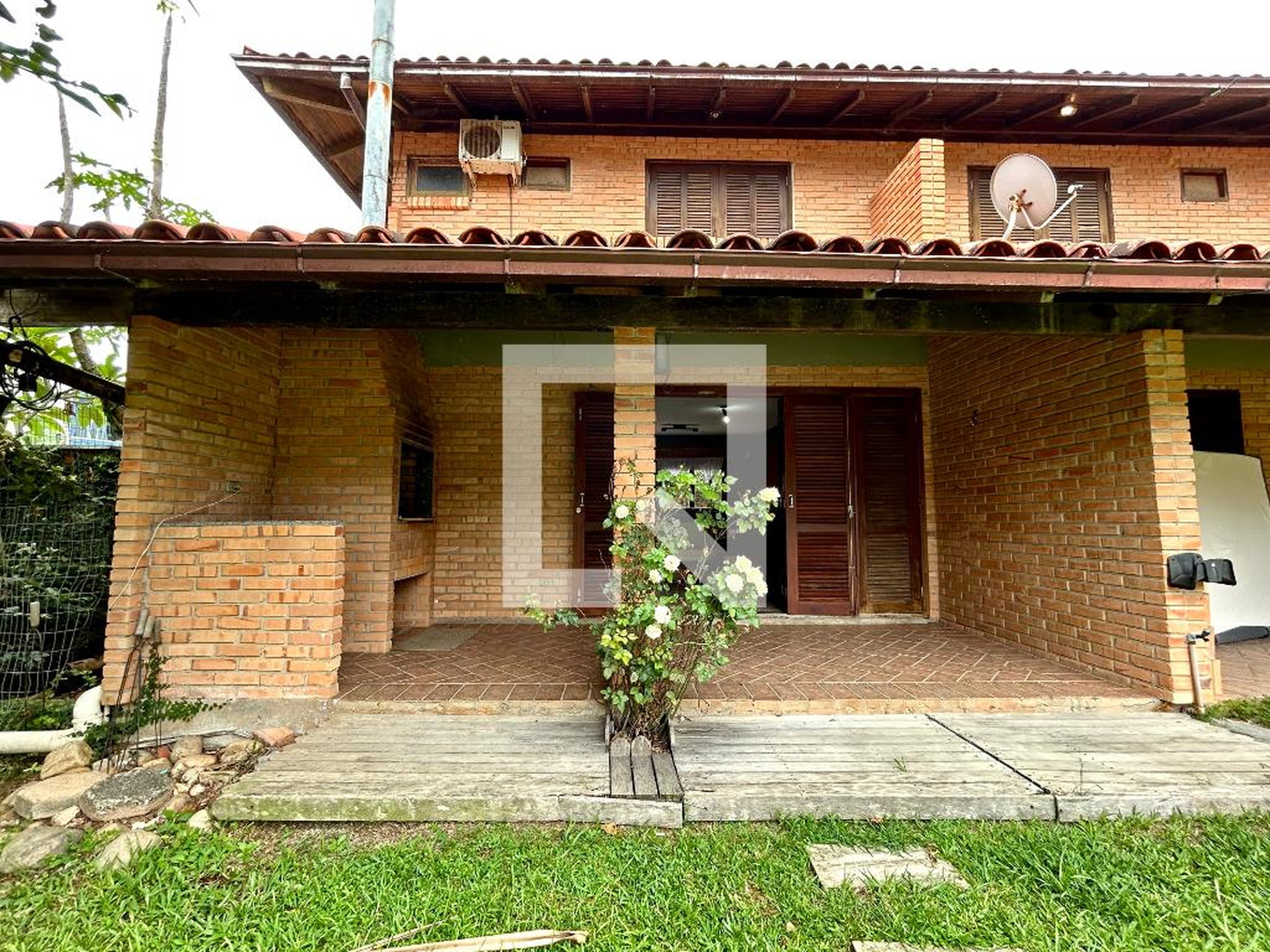 Fachada Condomínio em Servidão Mar Azul, 60