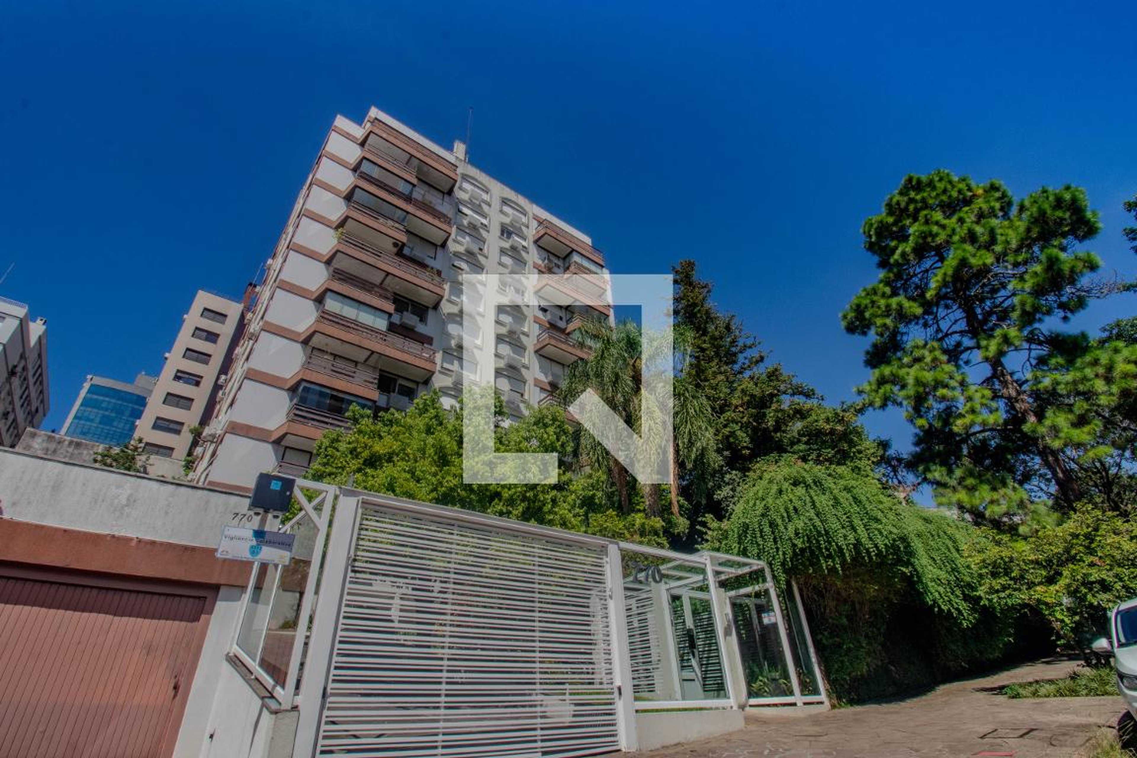 Fachada Condomínio Costa do Poente