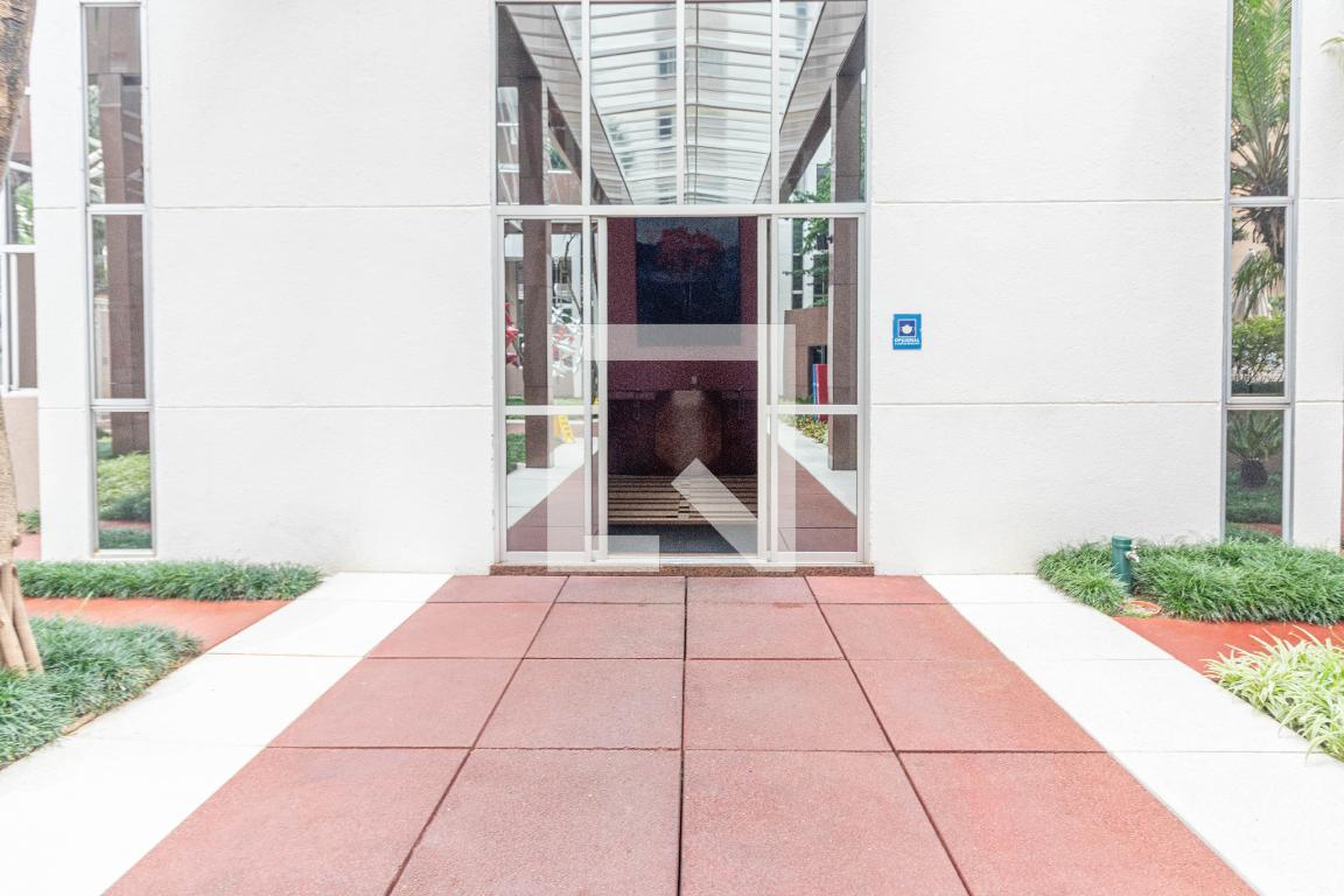 Entrada - Twin Tower II