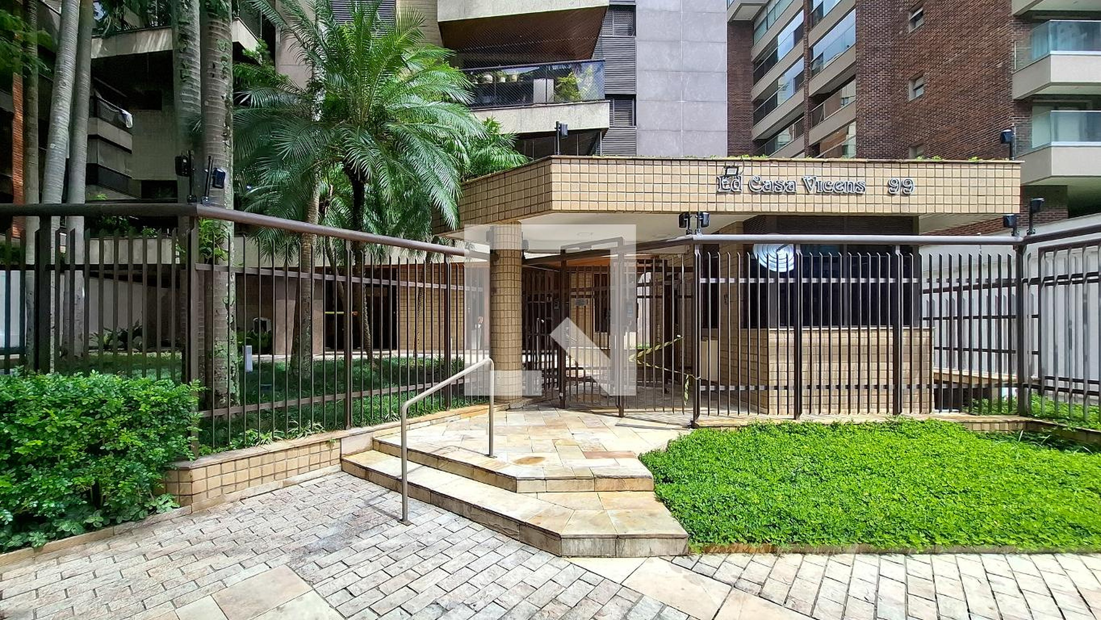 Fachada do Prédio Condomínio Casa Vincens