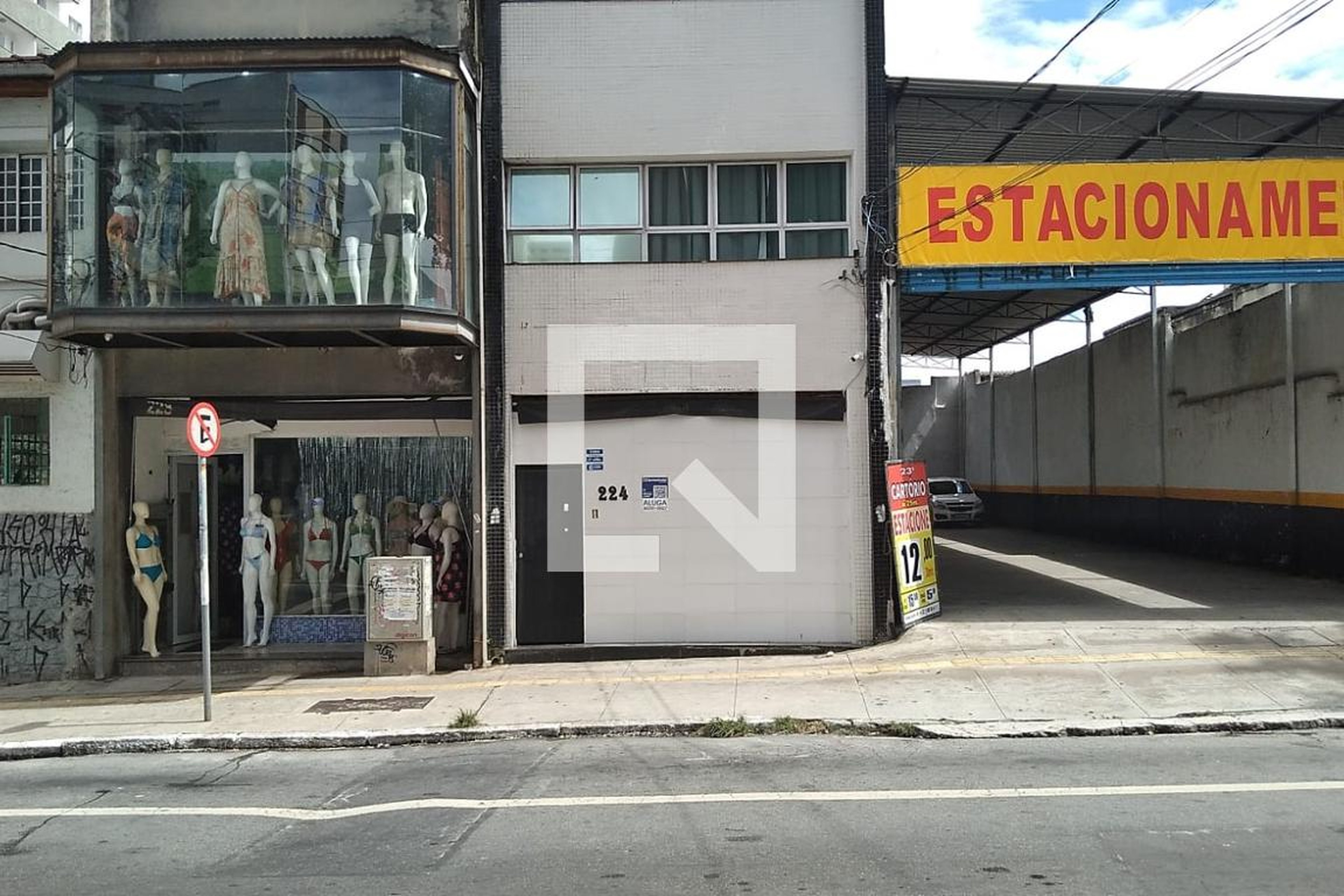 Fachada Condomínio em Rua Duarte de Azevedo, 403
