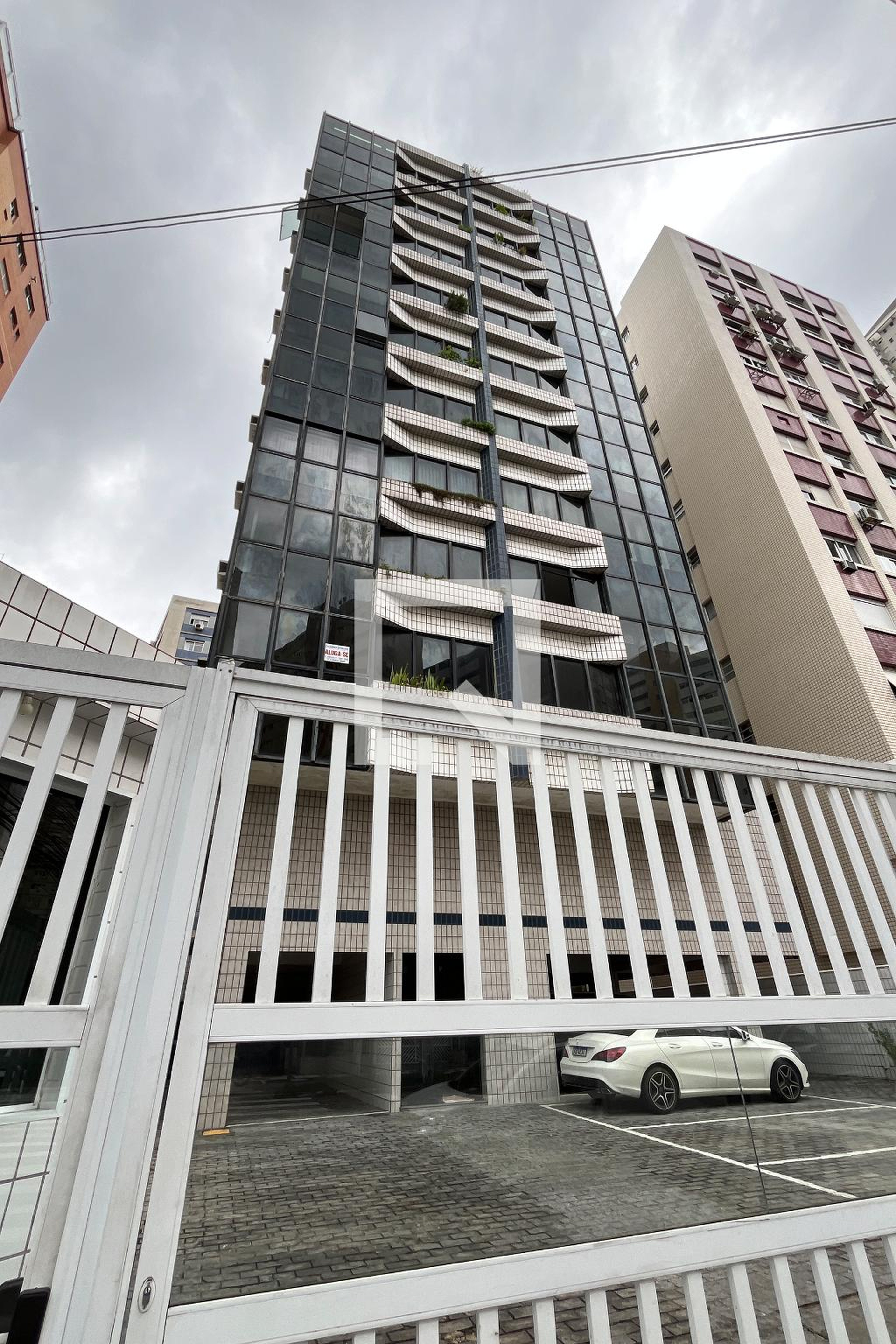 Fachada Condomínio em Avenida Presidente Wilson, 236