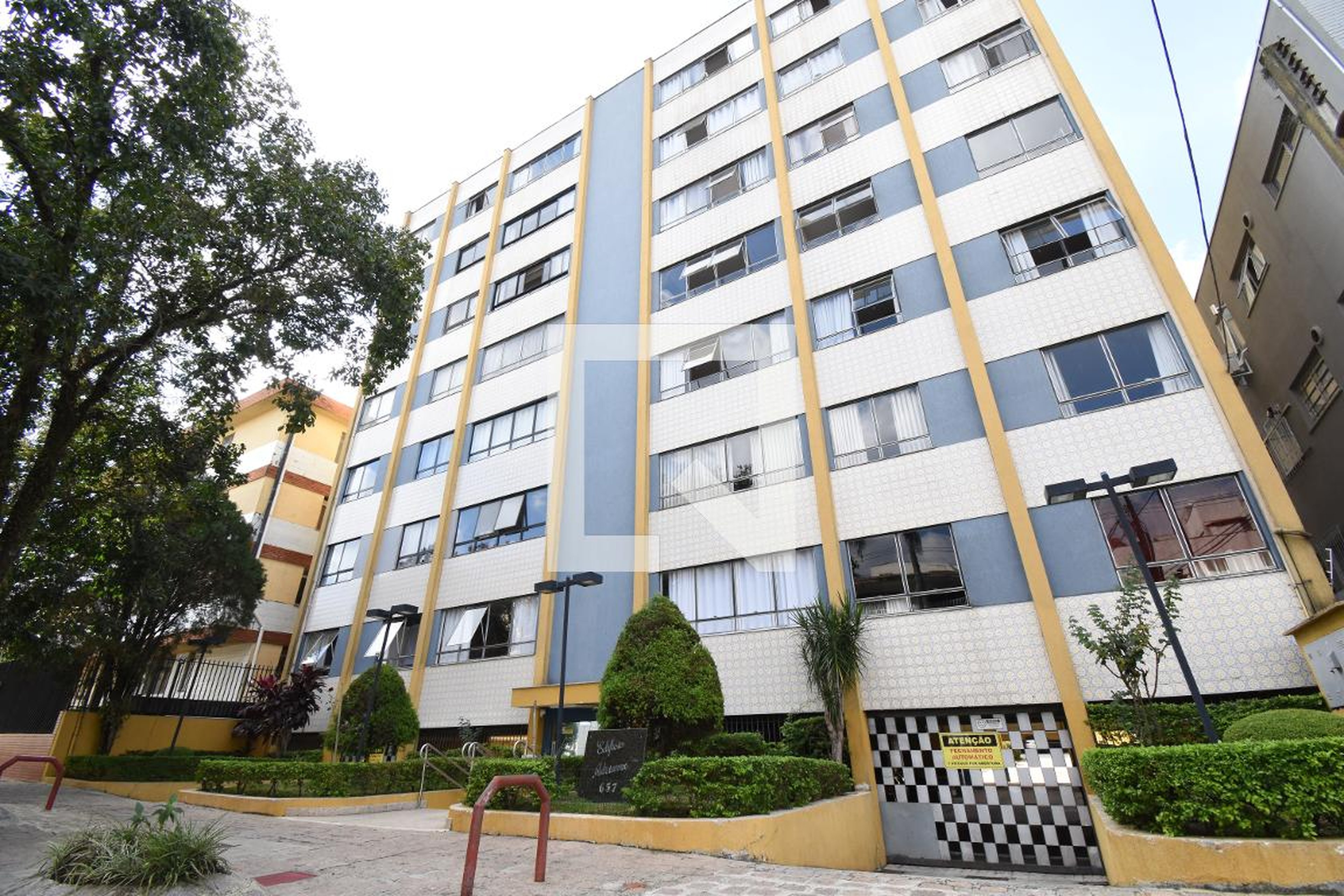 Fachada Condomínio em Rua Simão Bolívar, 657