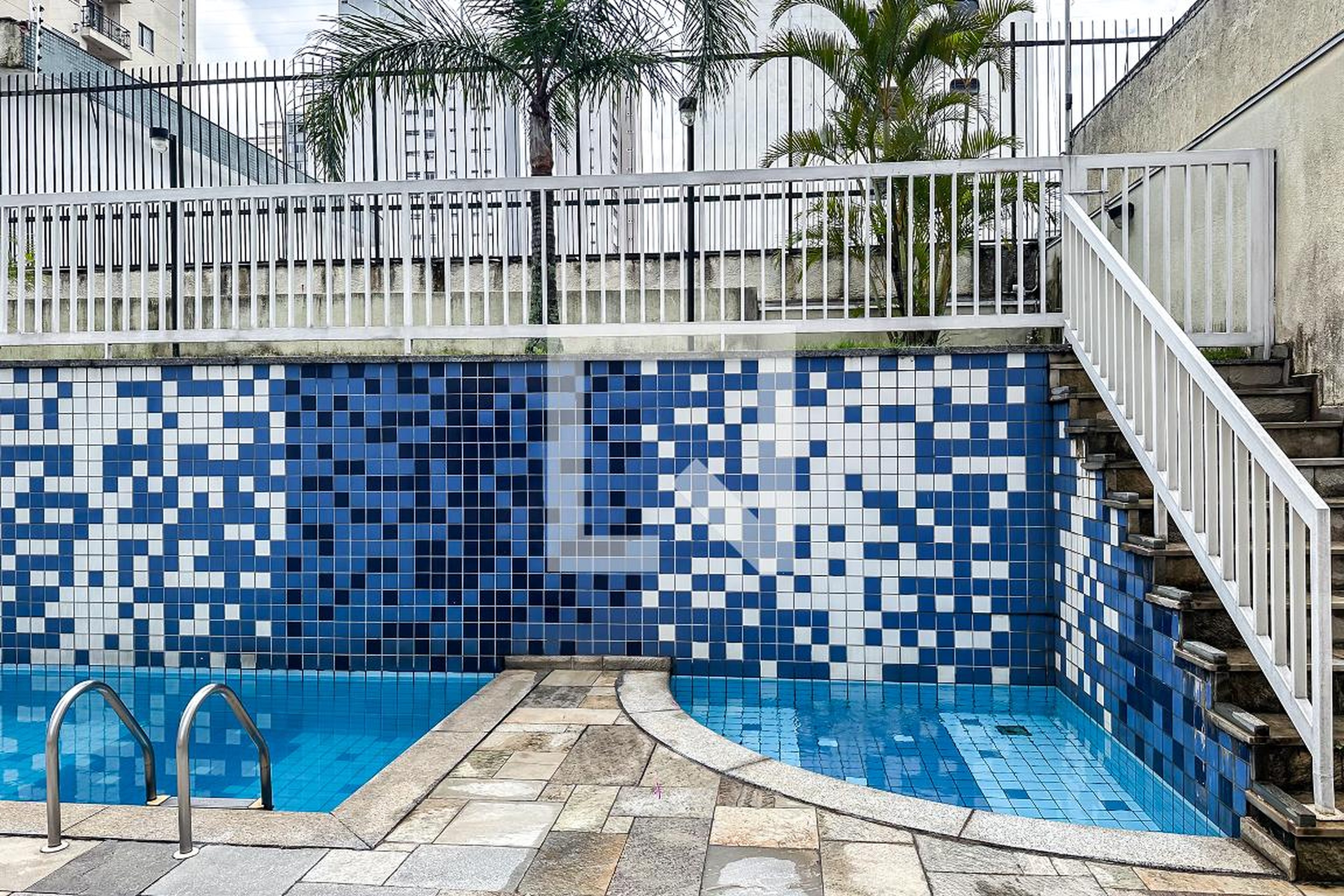 Piscina - Edifício Dante Alighieri