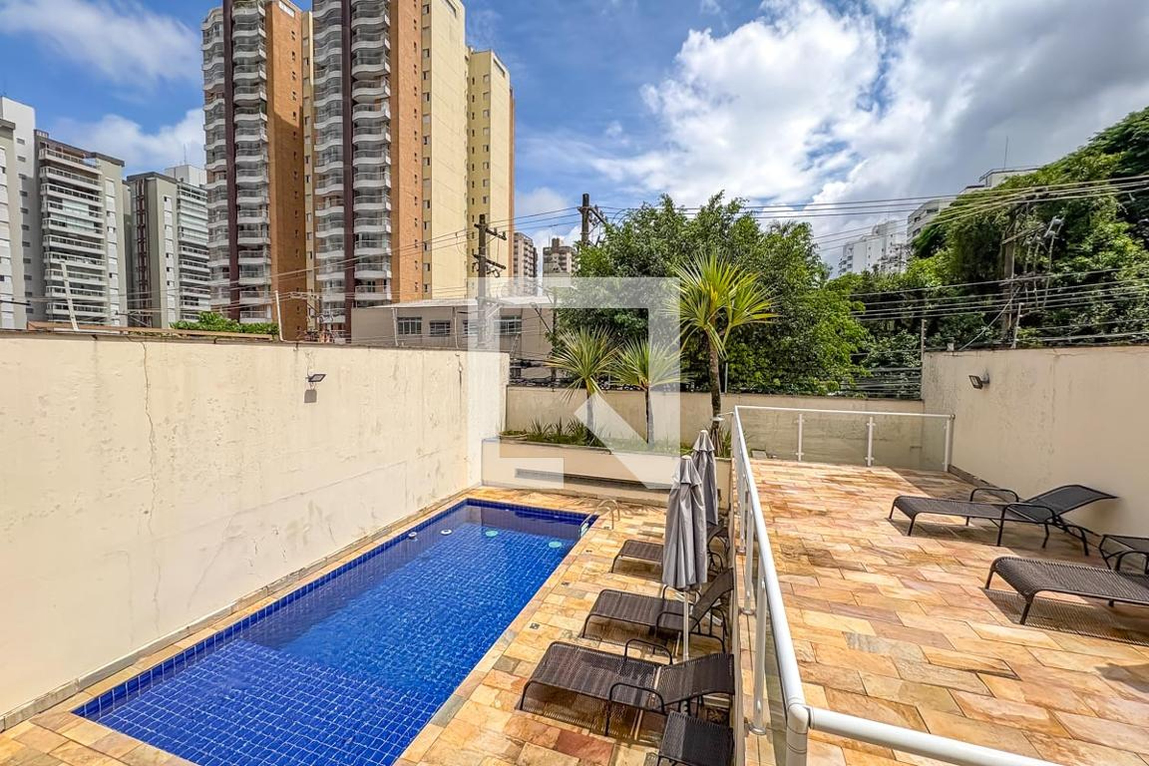 Piscina - Edifício Saint Etienne